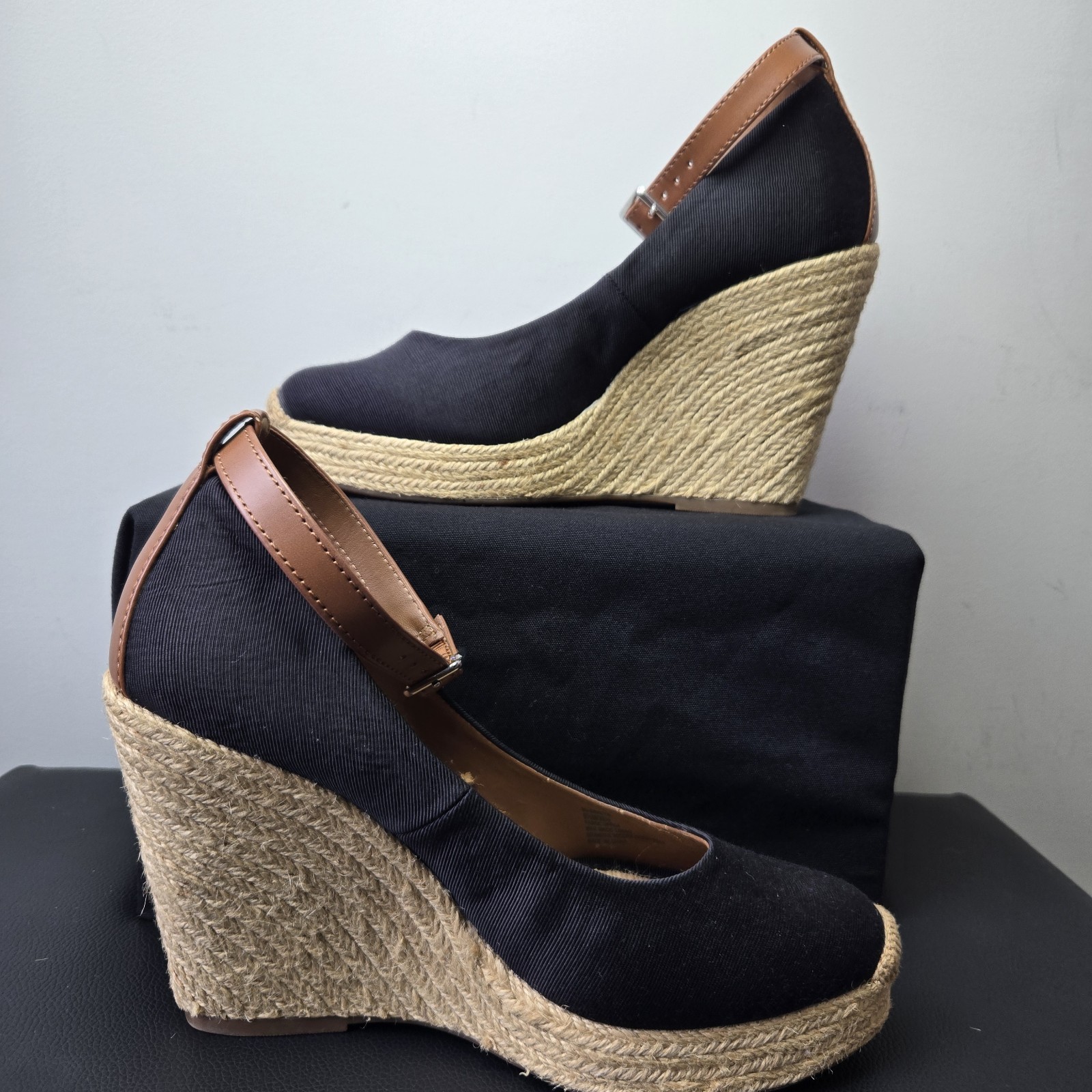 BCBGeneration Heels 9.5 Gracyn Wedge Sandal Platform Ankle Strap Y2k Summer Sexy