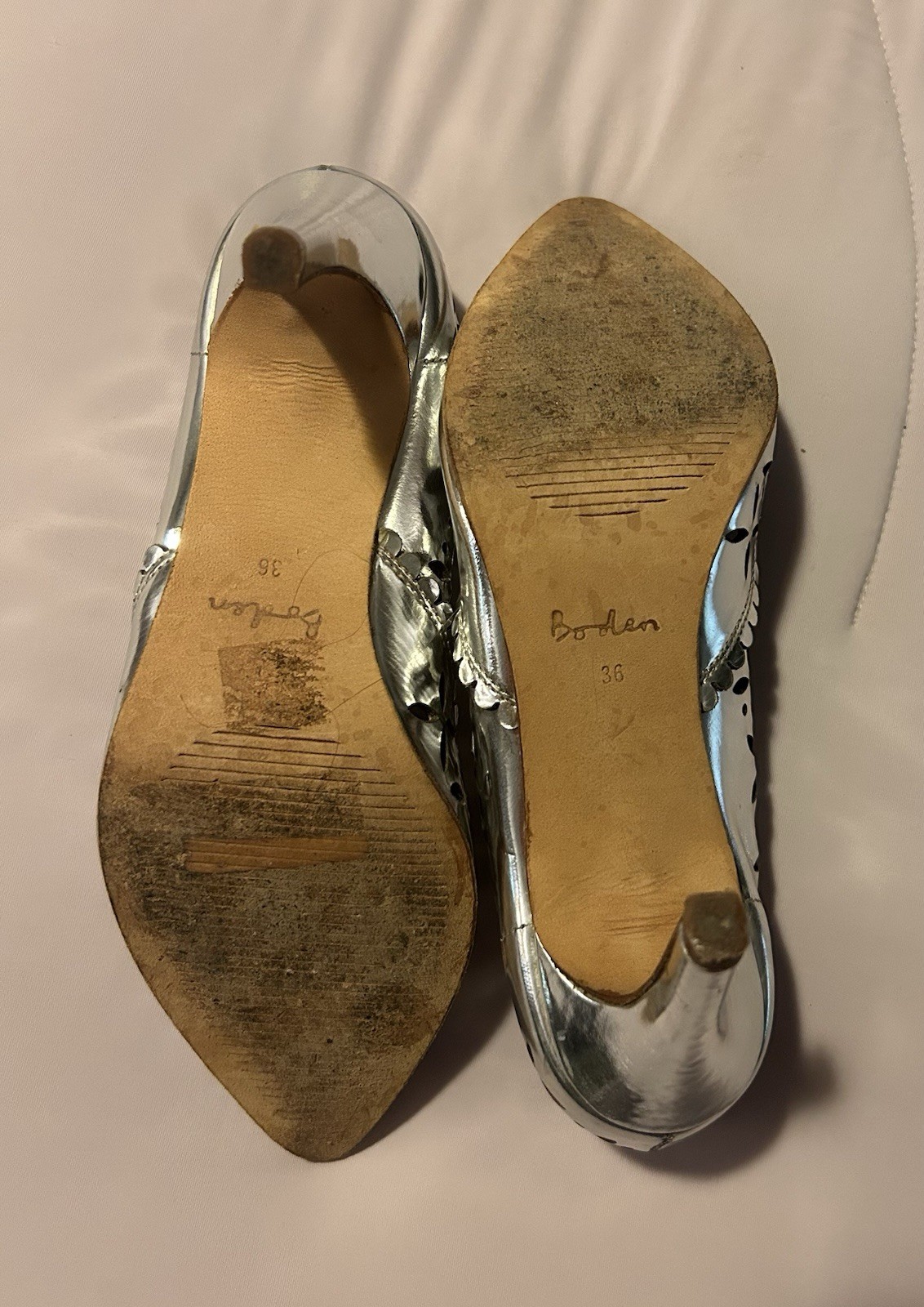 Boden Women’s Silver Leather Cut-Out Scalloped Pointed Toe Slip-On Pumps US 6