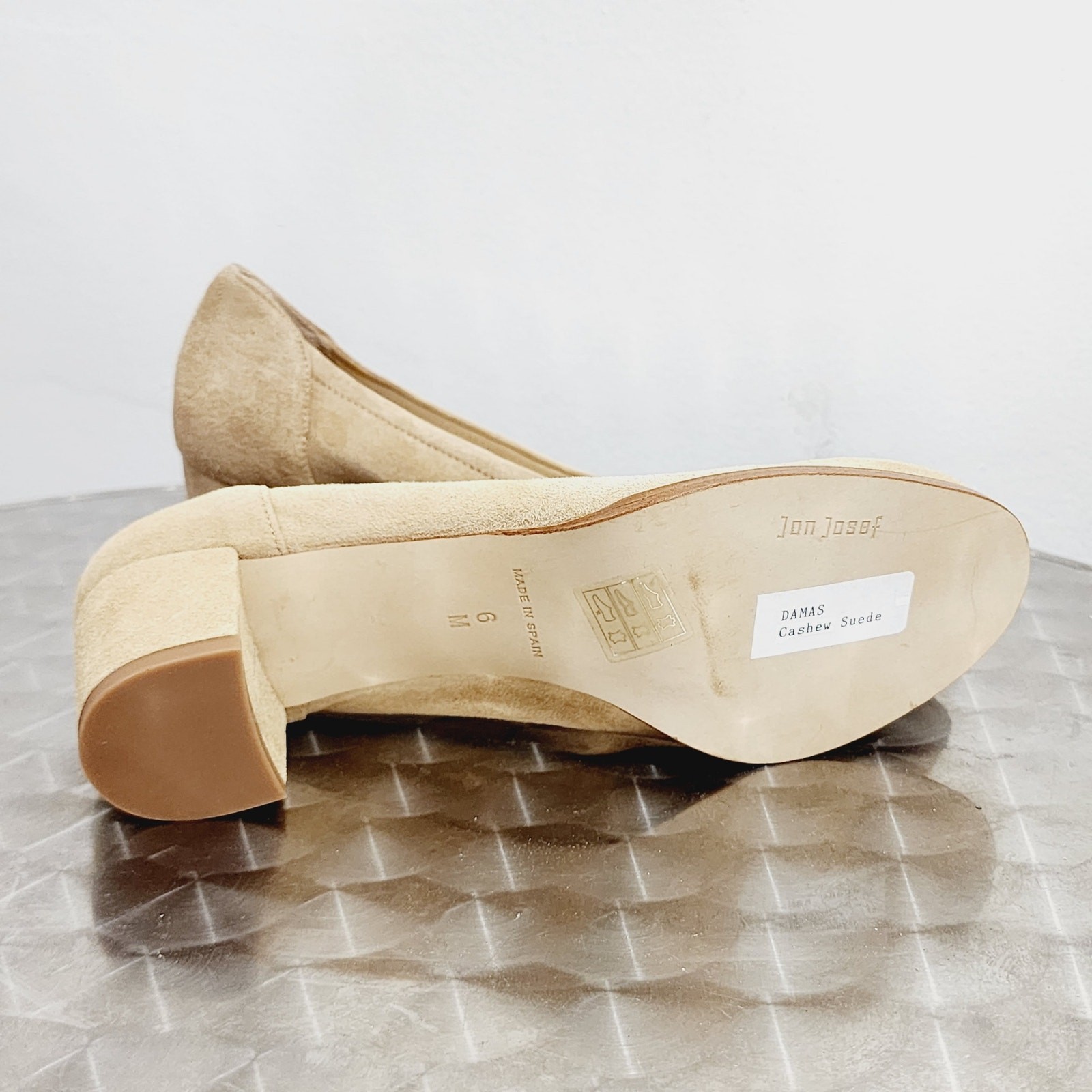 Jon Josef Damas Cashew Suede Pumps Round Toe Court Heels Shoes NIB Womens Size 6
