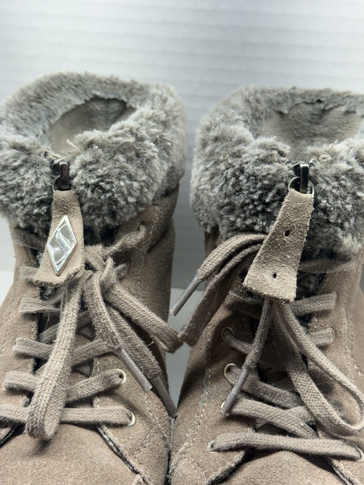 Skechers Street Cleat Everyday Chillz Suede Ankle Boot Style Taupe Women’s Sz 8
