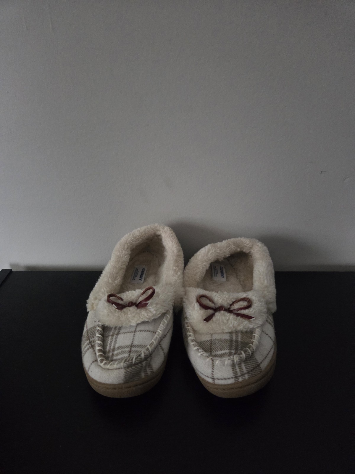 Faux-Fur Trim Moccasin Slippers Old Navy Size 7 Bow Detail Tan Plaid