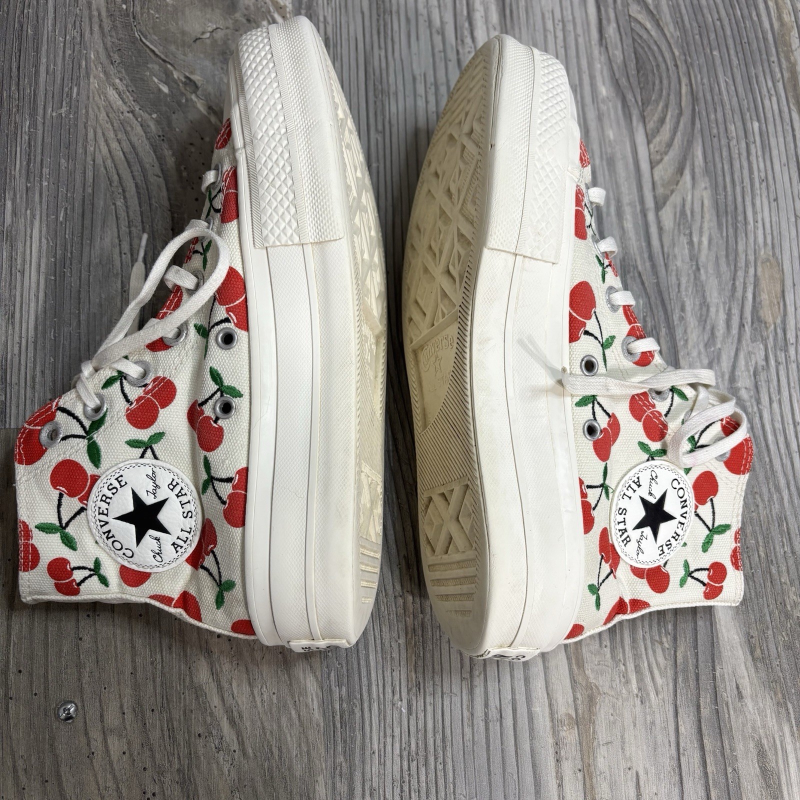 Converse All Stars Cherries Platform Chuck Taylor Hightops Women’s 7