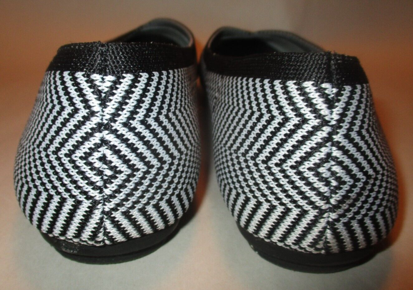 Kelly & Katie Jayde Women 7M Black/White Herringbone Fabric Comfort Cushion Flat