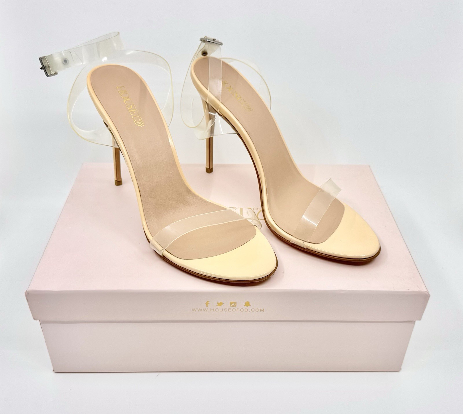 House of CB “Ghost” Clear Transparent Strap 4.5” Stiletto Heels Nude US 9 w/ Box
