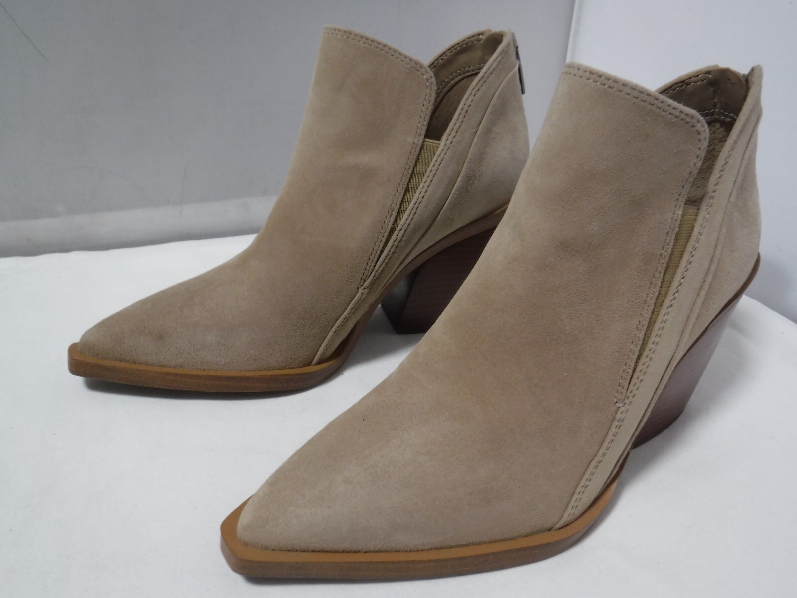 PM3 Women’s VINCE CAMUTO Gradina Brazil Pointed Toe Chunky Wood Heel Bootie 6.5