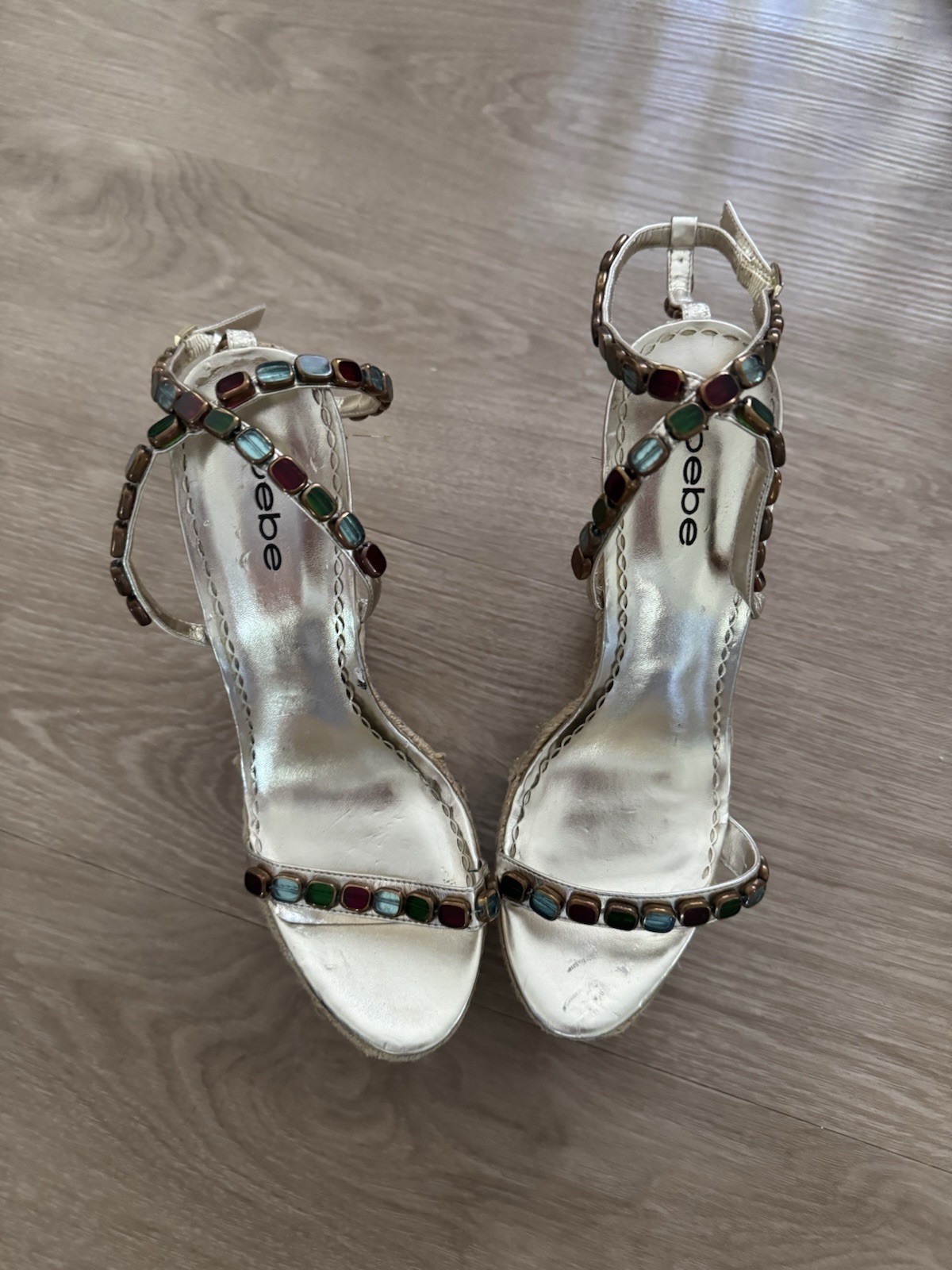 Beaded Beachy Wedged Strappy Sandals Y2K Tuscan Mom Gabrielle Solis Shoes Size 9