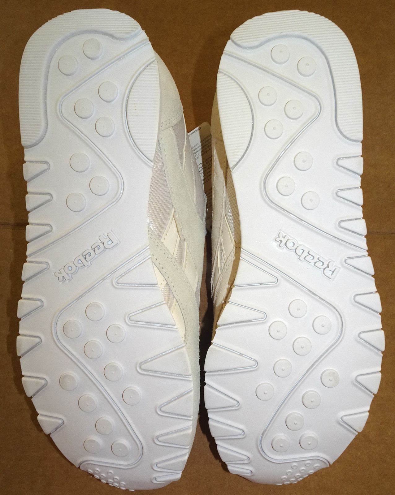 Reebok Women’s Classic Nylon Suede 1-6394 Wht/Lt Grey New