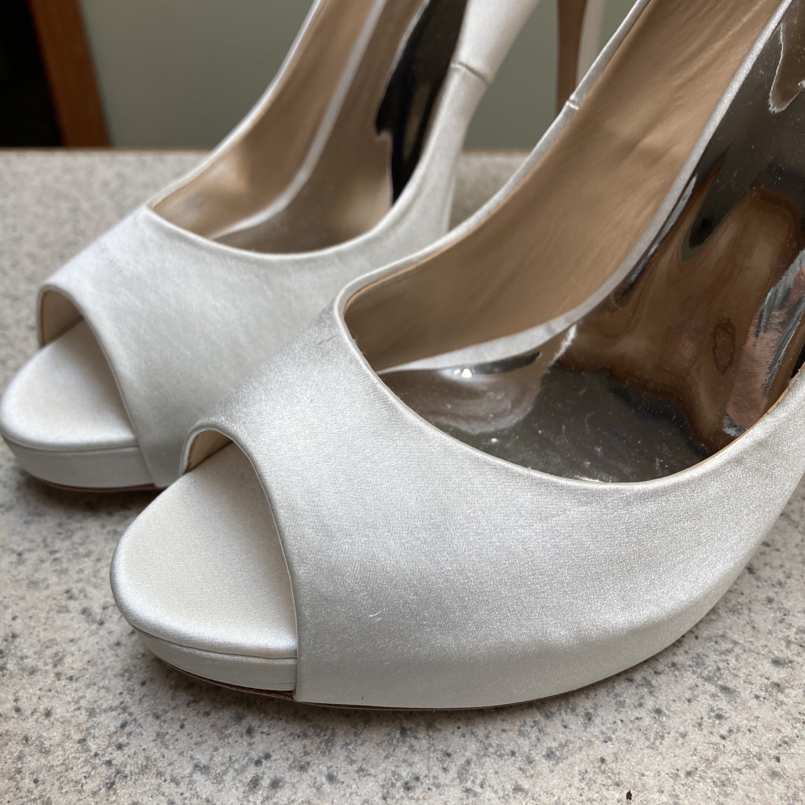 Badgley Mischka Kiara Embellished Peep-Toe Evening Pumps, Size 9 see description