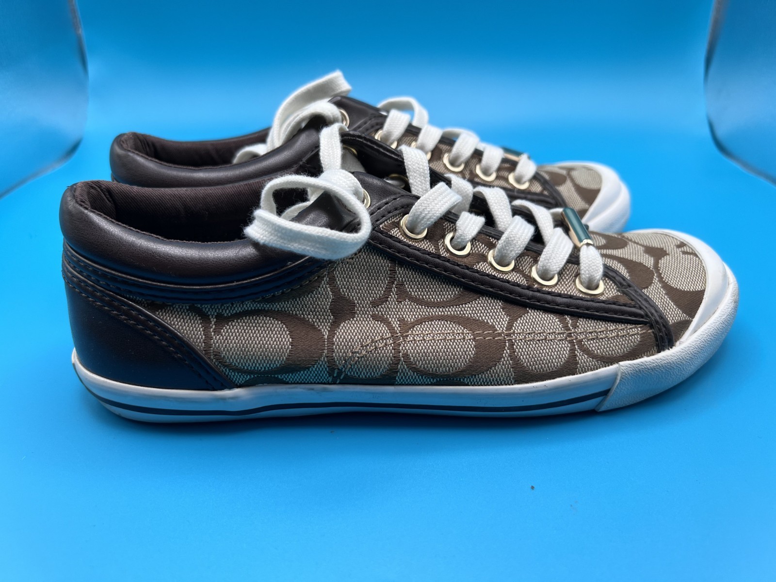 Coach Francesca Women’s Signature C Canvas Sneakers – Size 7B