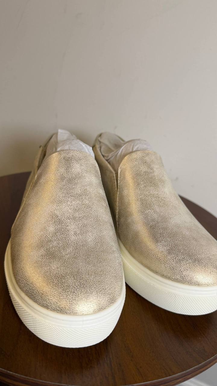 Dr Scholl’s Light Gold Faux Leather Slip On Sneakers 6M New Stylish Comfort
