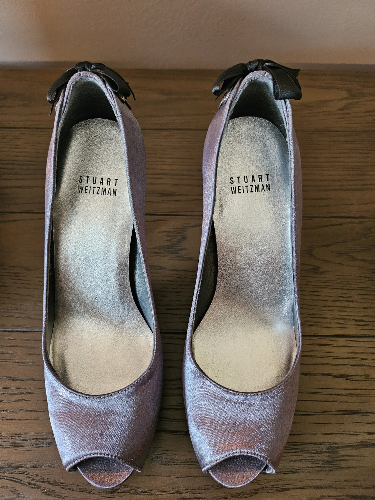 Stuart Weitzman Lute Star Satin Anthracite Crystal Bow Size 7
