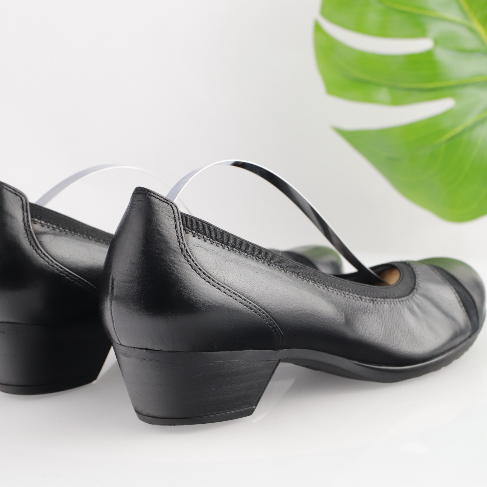 Abeo Womens Mia Pump Size 9.5 N Black Leather Low Heel Comfy Work Arch Support
