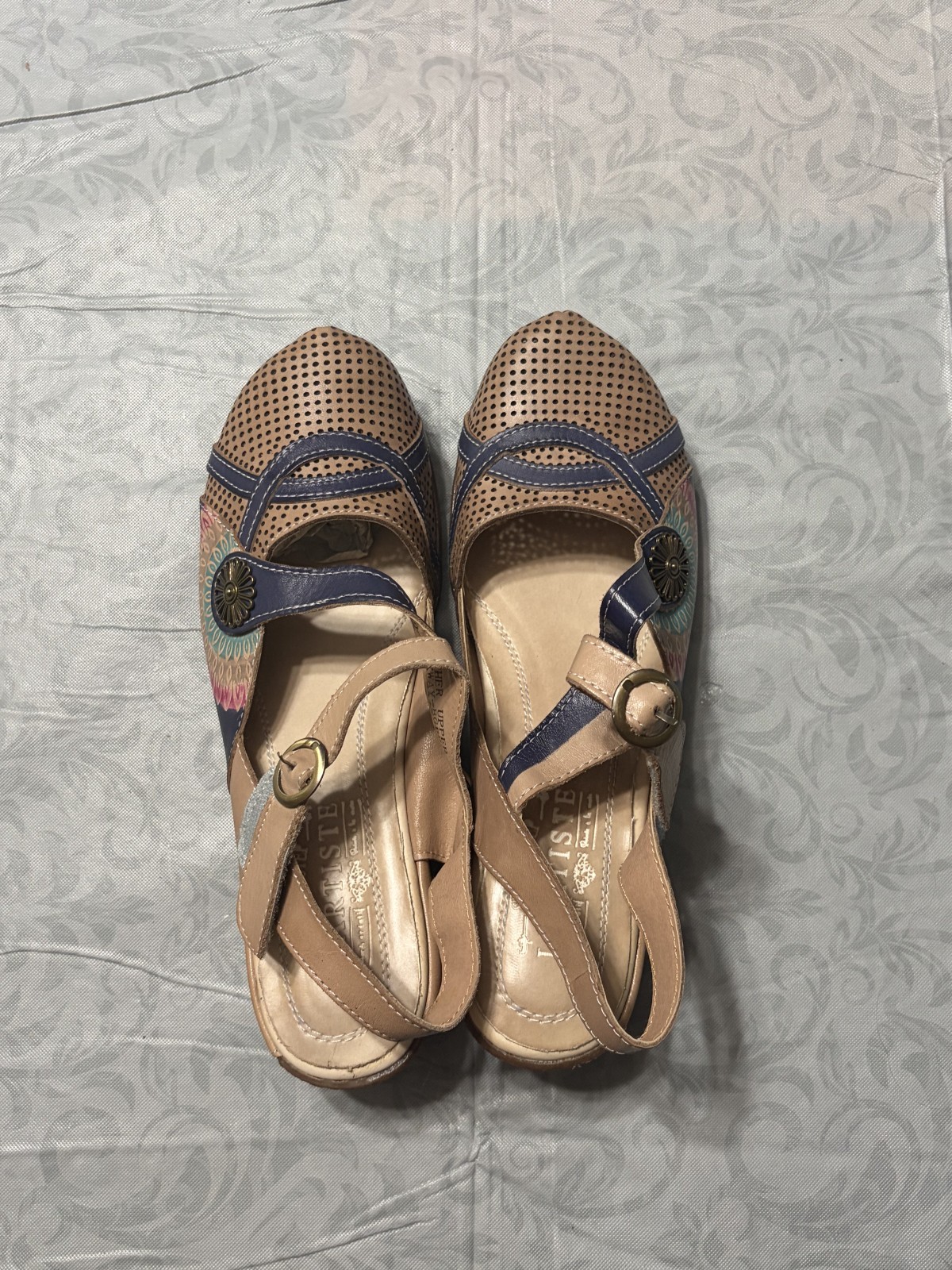 L artiste beige and multicolor open clog sandel womans shoes size 8.5/39