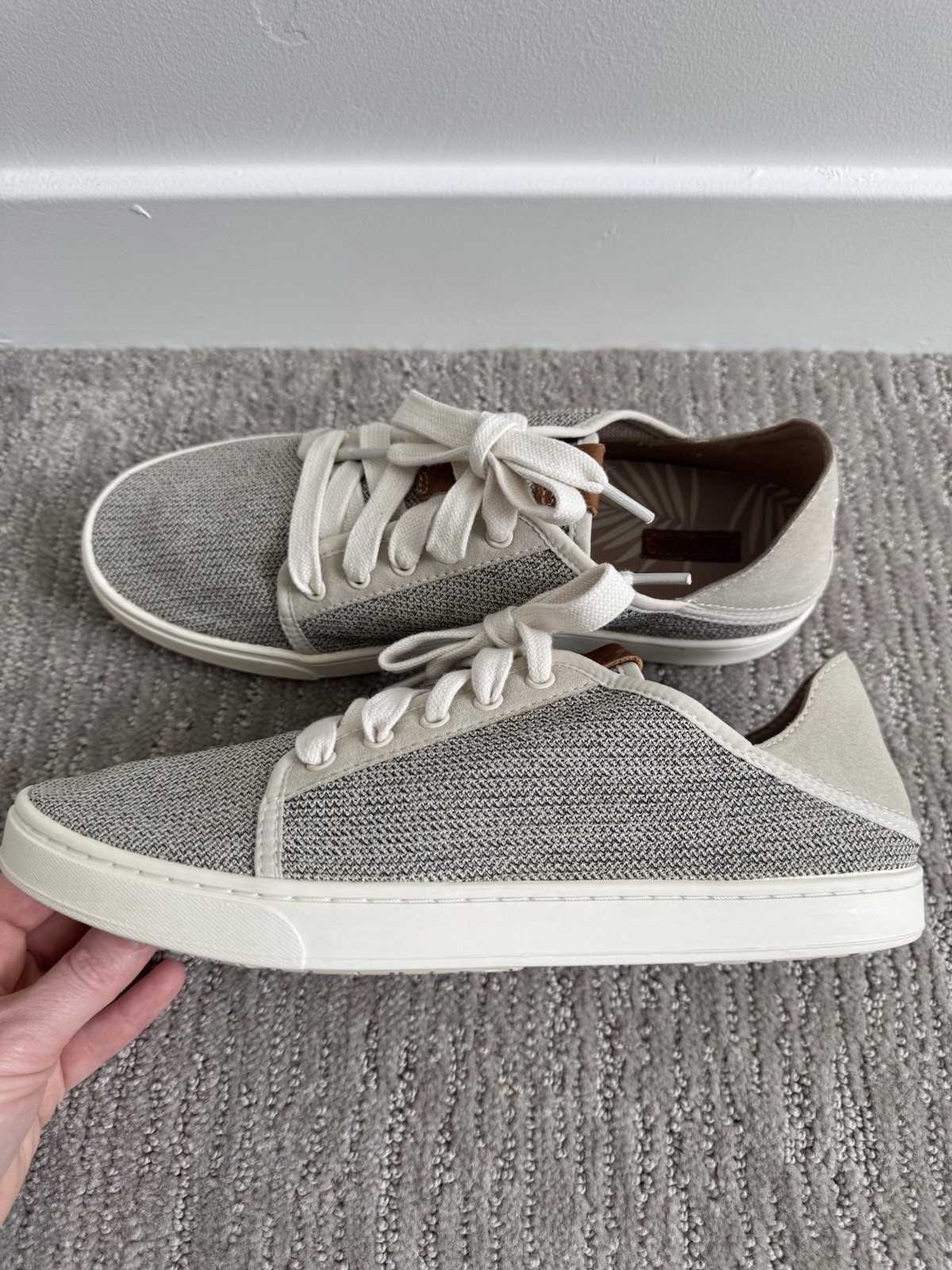 OluKai Pehuea Li Women’s Knit Textile Low Top Lace-Up Sneakers Gray/White