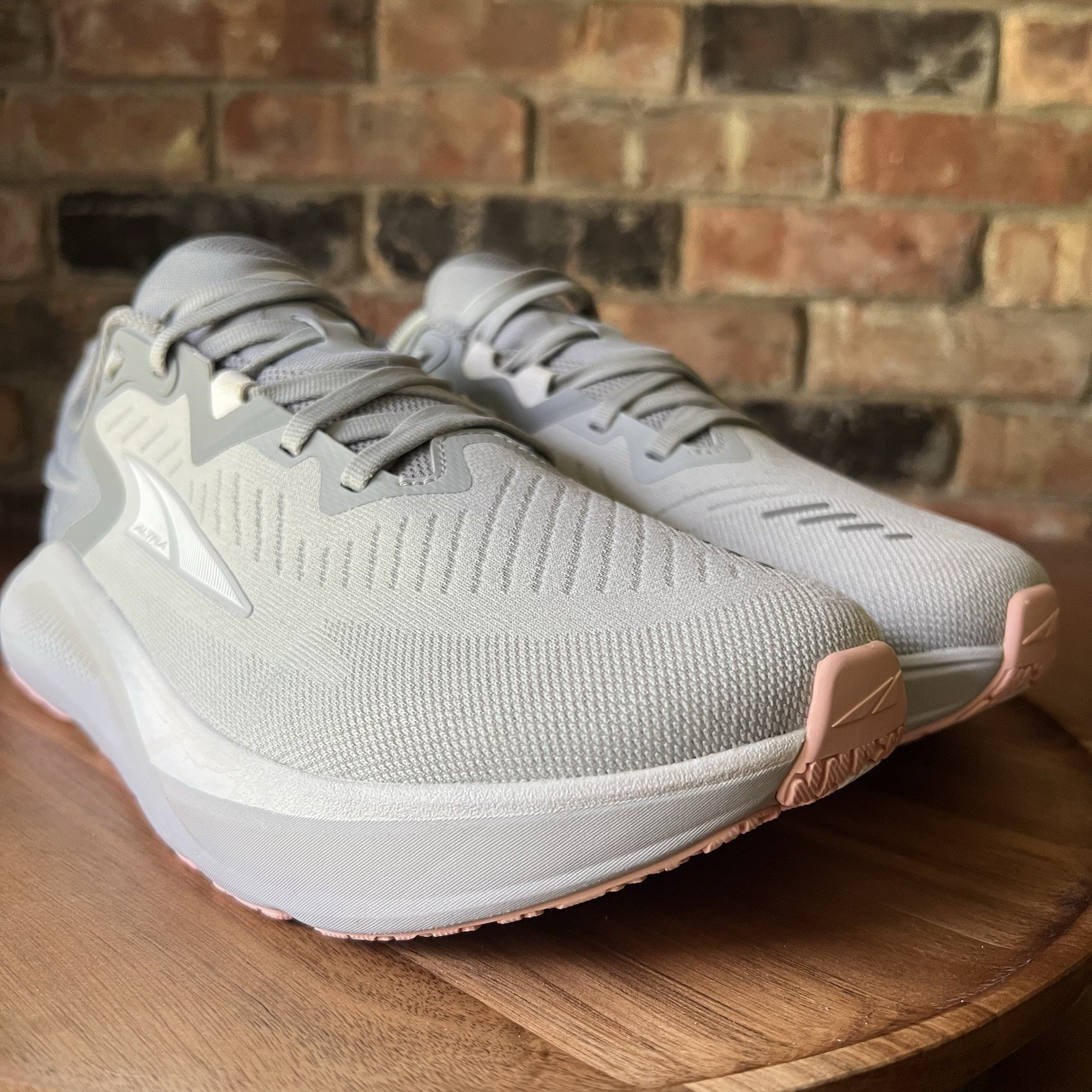Altra Paradigm 8 Supportive Women’s 10 Gray Pink Road Running Shoes Sneakers