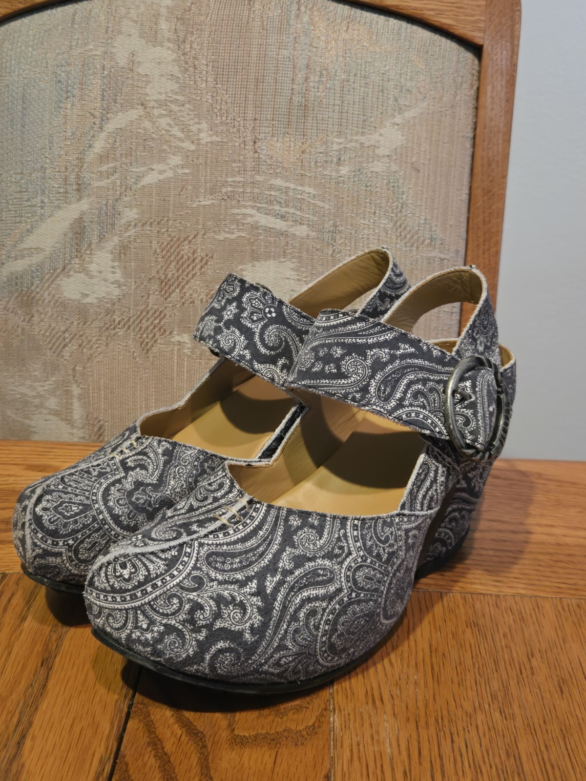 John Fluevog Women’s Paisley Mary Jane Heels Black/Blue Round Toe Buckle 5