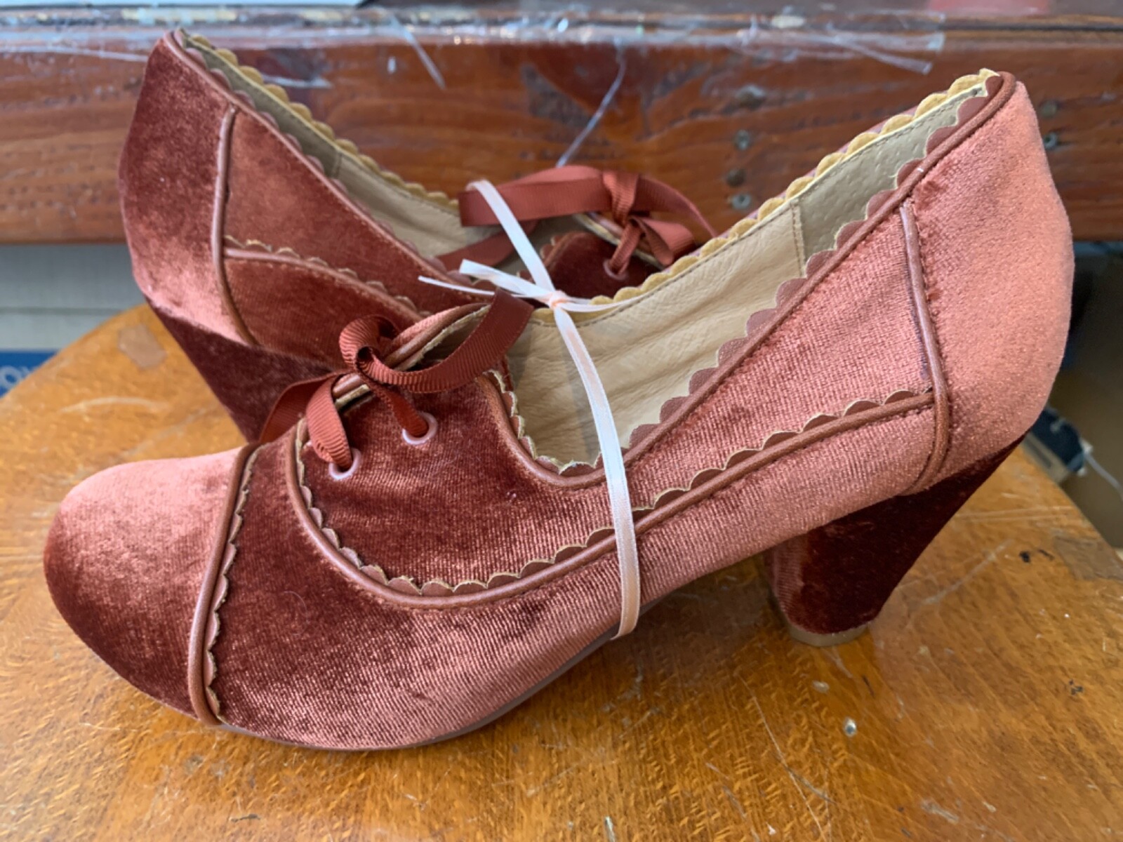 chelsea crew shoes madison velvet heel size 36 rust color with lace