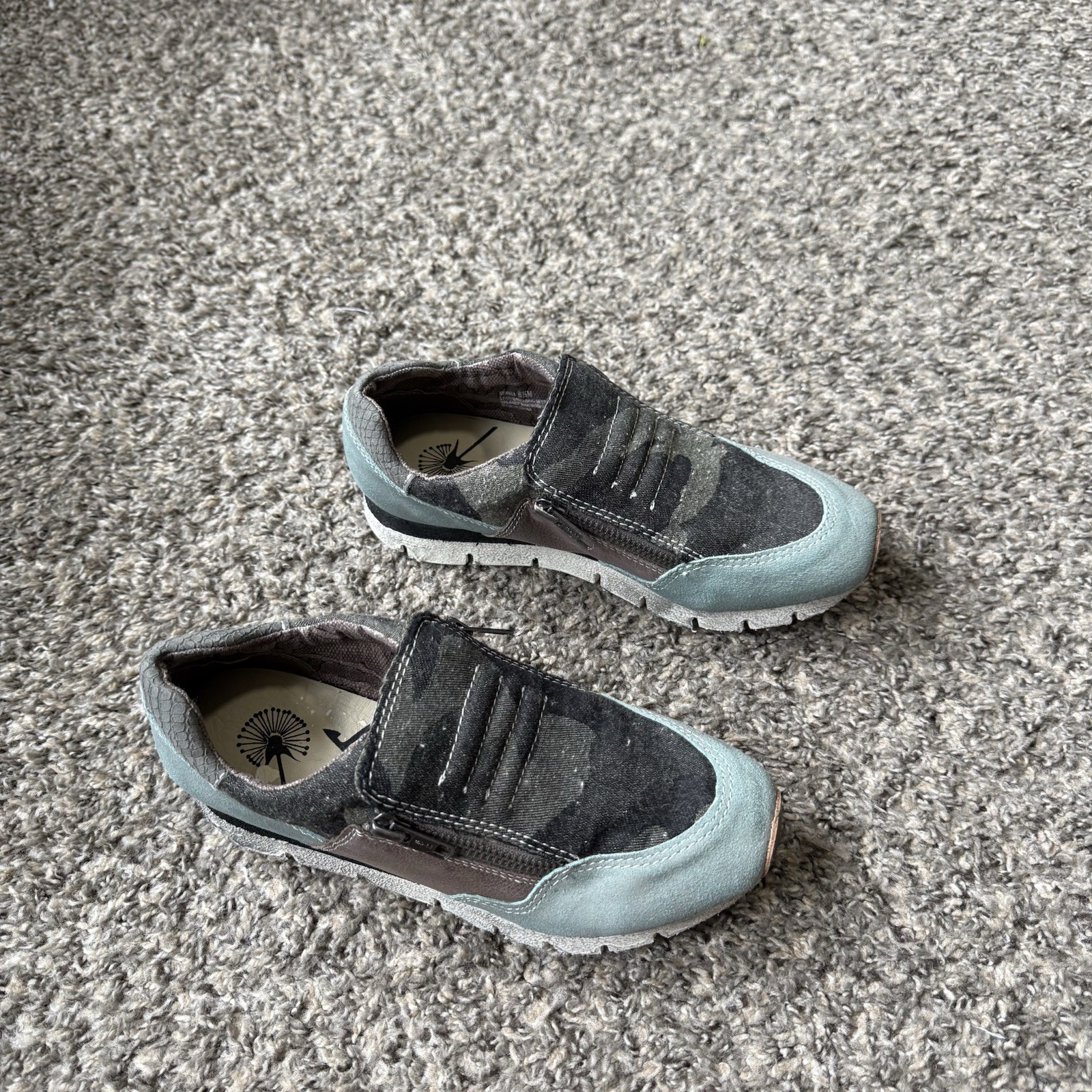 OTBT Sewell 6.5 M Sneakers Shoe Leather Fabric Zip Slip-on Athleisure Camo Blue