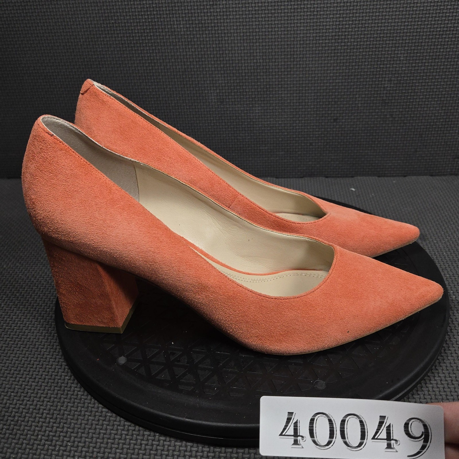 Marc Fisher Shoes Womens Size 10 Orange Suede Block Heel Pointed Toe Pumps