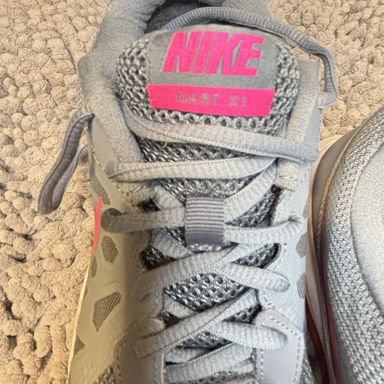 Nike Dart XI Women’s Running Shoes Size 8.5 M, Gray/White, Pink Logo