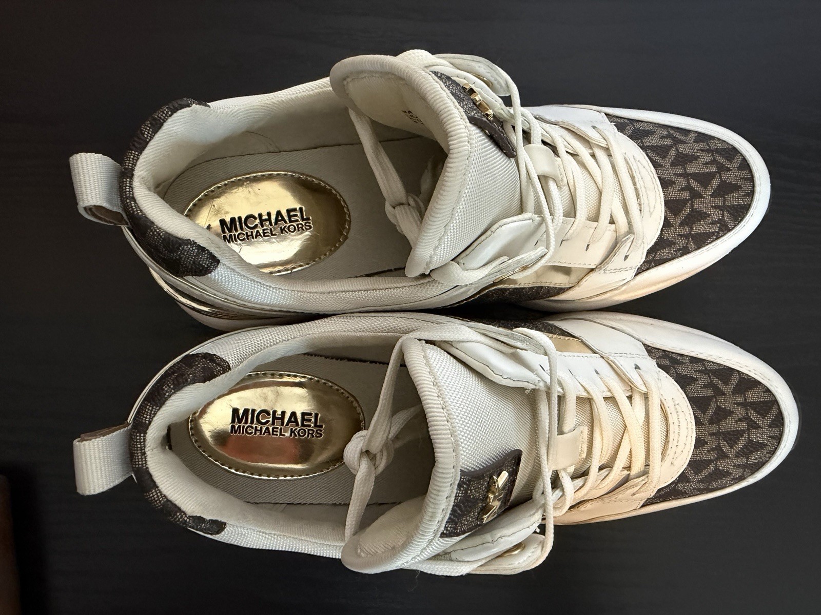 ⭐️Michael Kors HJ21J White Brown Gold Logo Women’s Low Top Sneaker W6.5⭐️