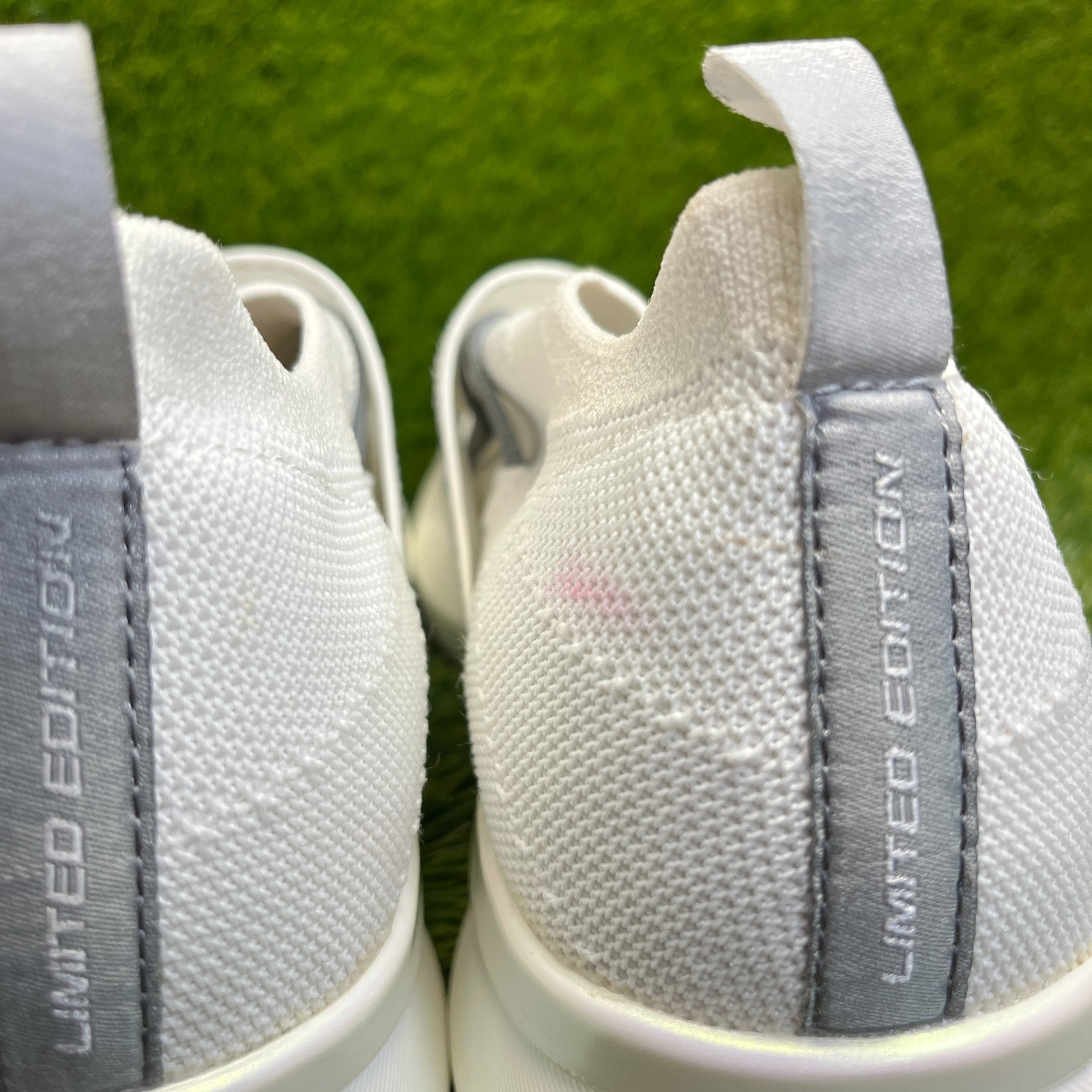 Brooks Levitate 4 LE Womens Size 11 White Silver Athletic Running Shoes Sneakers