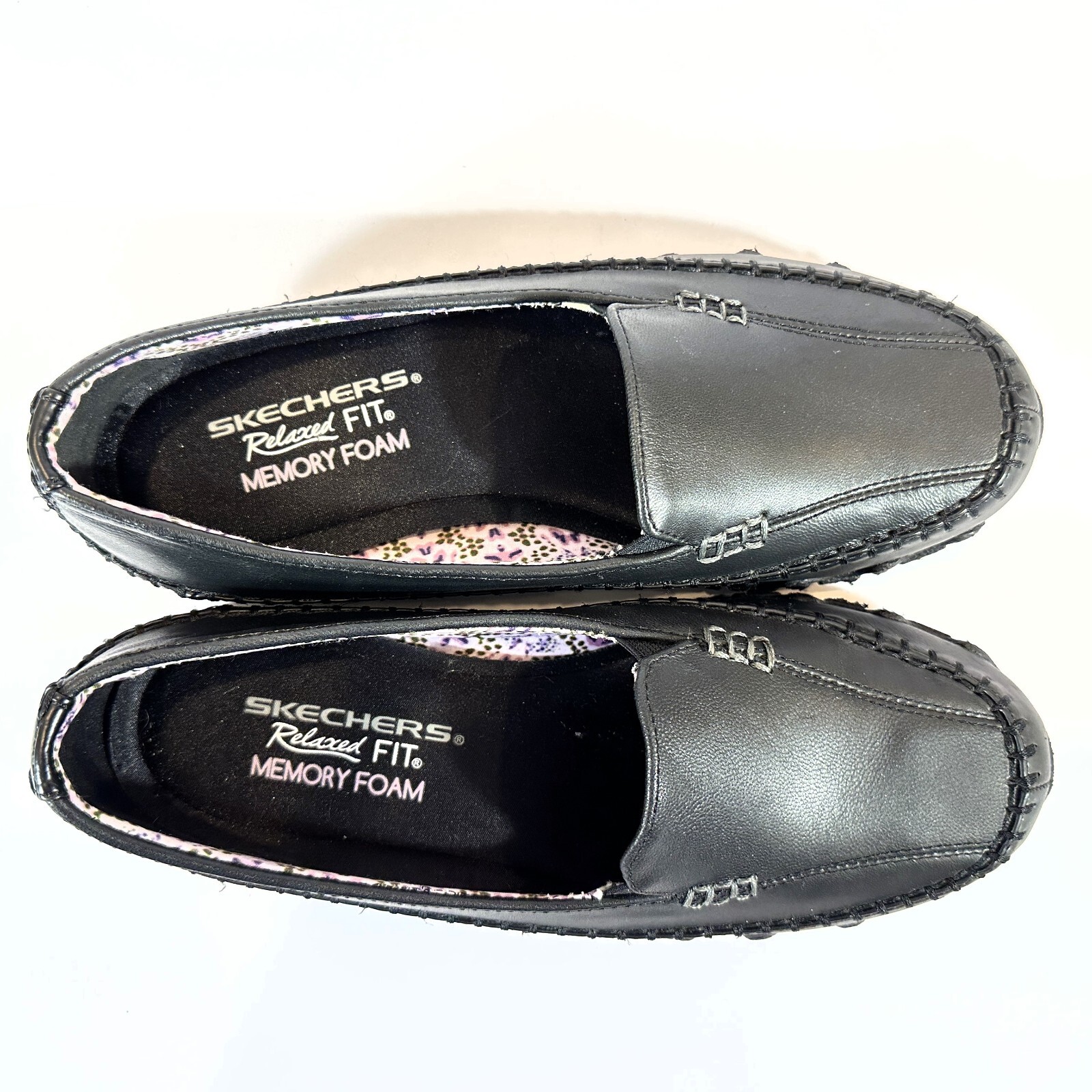 Skechers Womens Relaxed Fit Memory Foam Size 7 Black Leather/Synthetic Upper