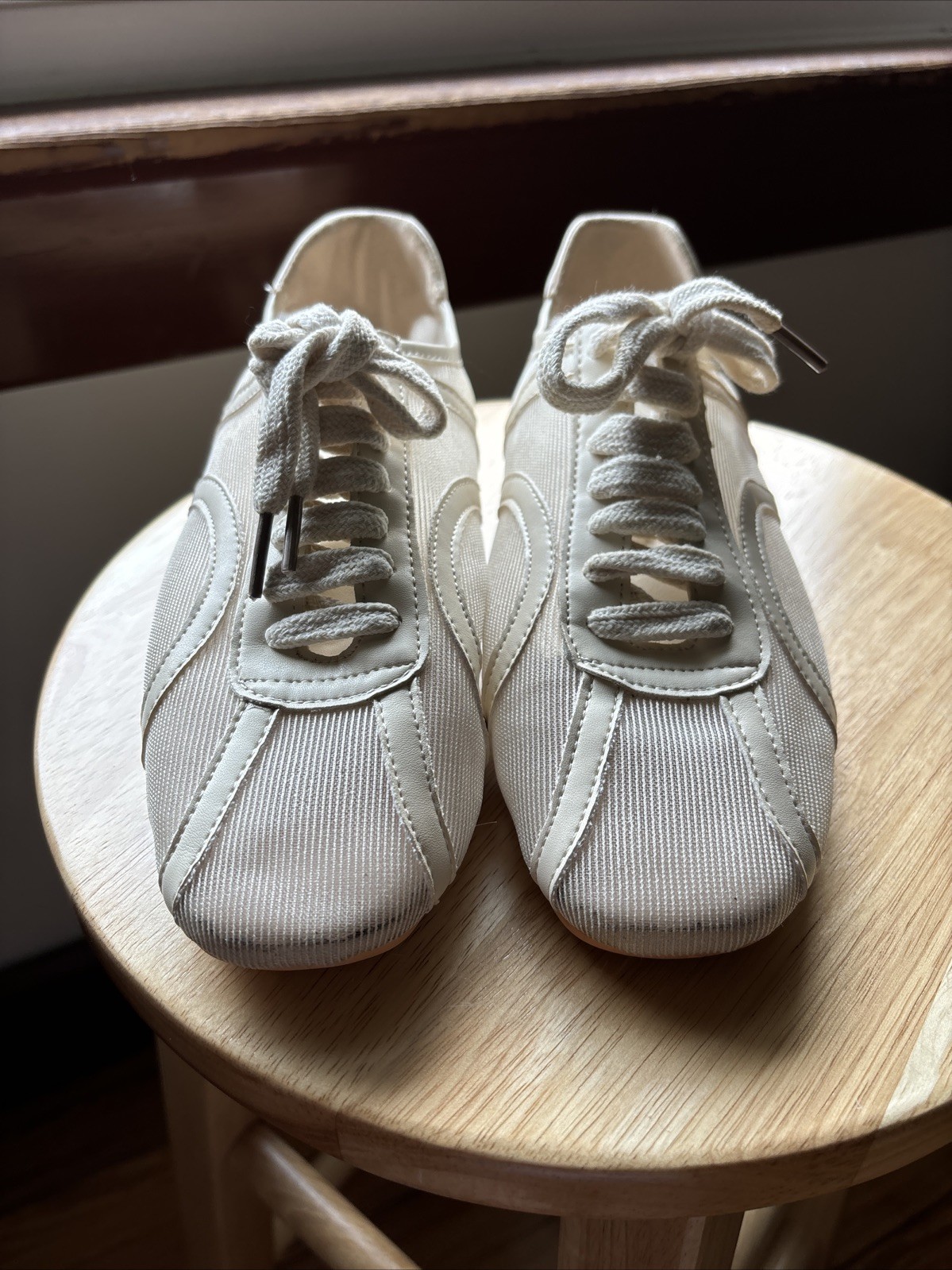 See True Mesh Shoes The Mont Size 7 Material : Synthetic leather, Mesh