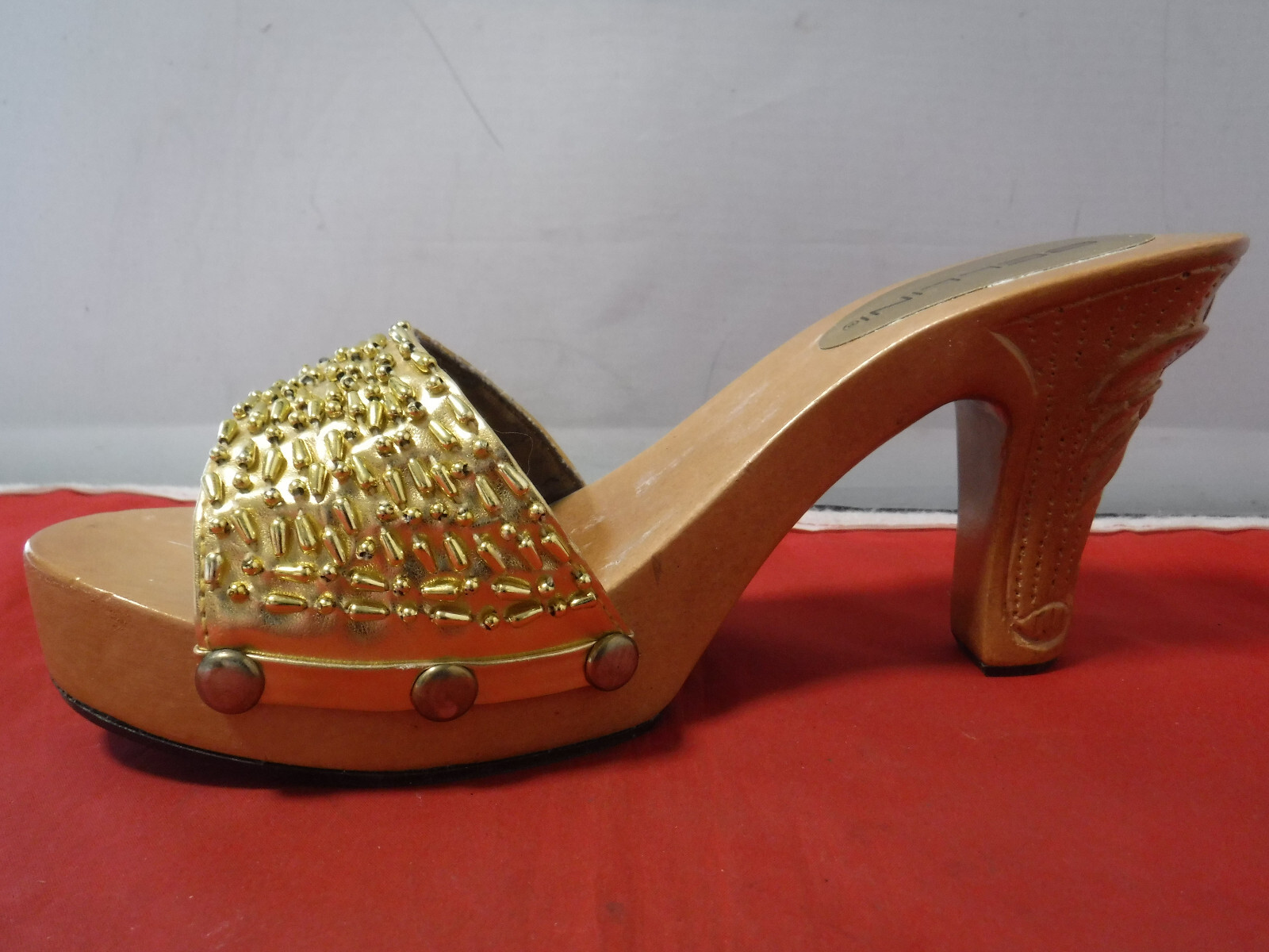 90s Y2K Bellini Lollipop Gold Studded Carved Platform Chunky Sandals Heels 10 W