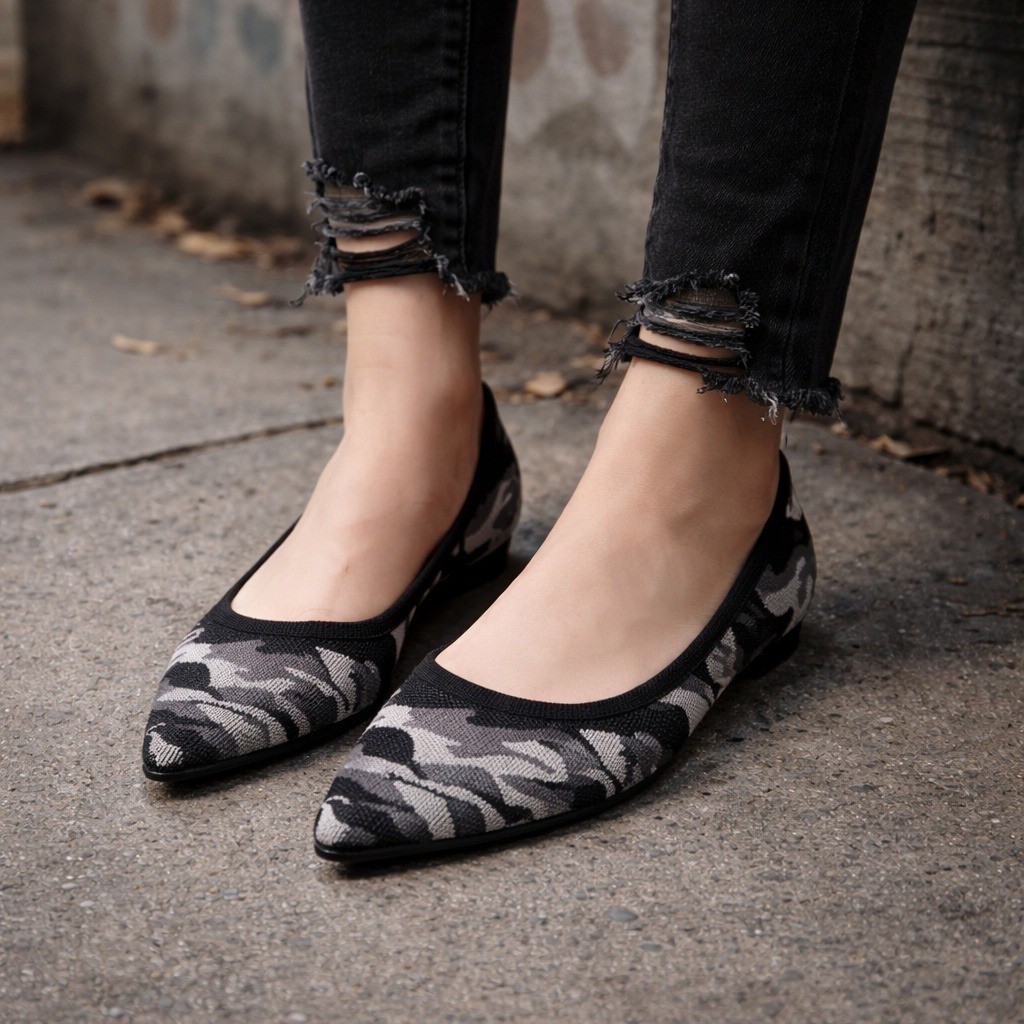 Career Casual FairyGrunge Bella Vita Grey Camo Knit Pointed Toe Ballet 9M Flats