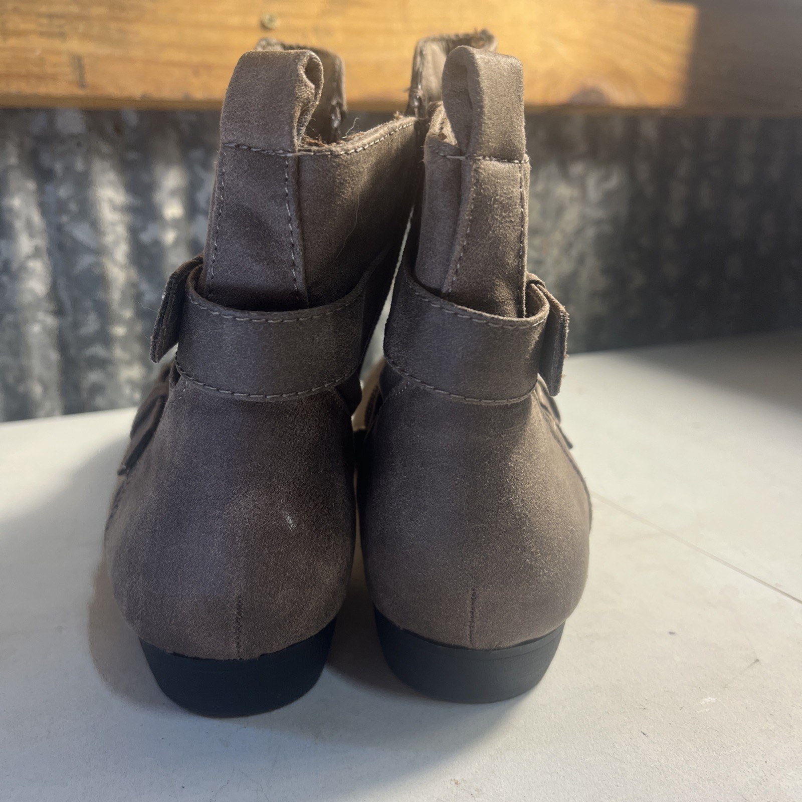 Rampage town Faux Suede Zip Ankle Bootie Buckle Strap 8m. Excellent condition ￼