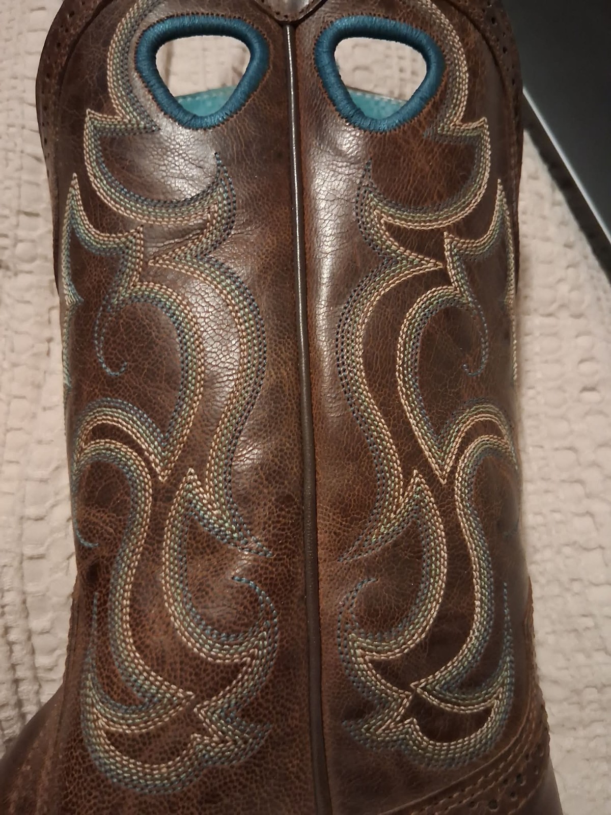 NWT – Women’s Ariat Rawhide Square Toe, 11″H, Sassy Brown Boots, Size 6B