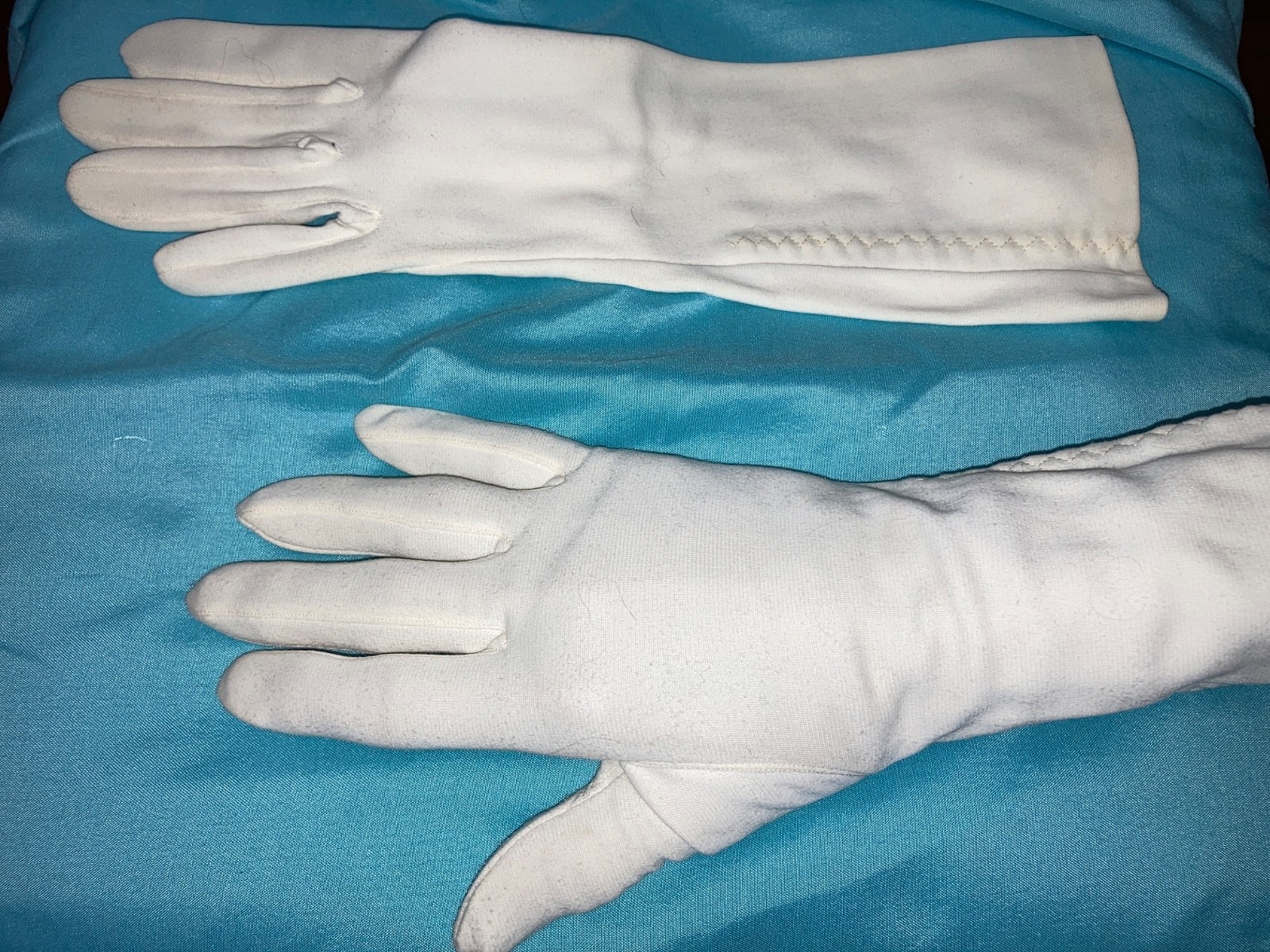 Vintage ’89 Dyeables Size 6B White Satin + matching gloves Wedding Prom NOT WORN