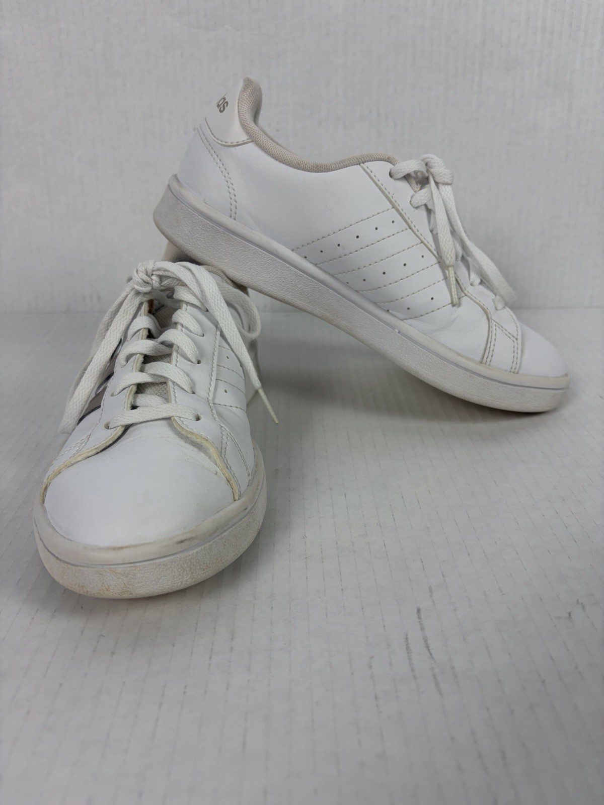 Adidas Grand Court 3.0 Womens Sz 6 White Platinum Silver Stripe Sneakers EE7874