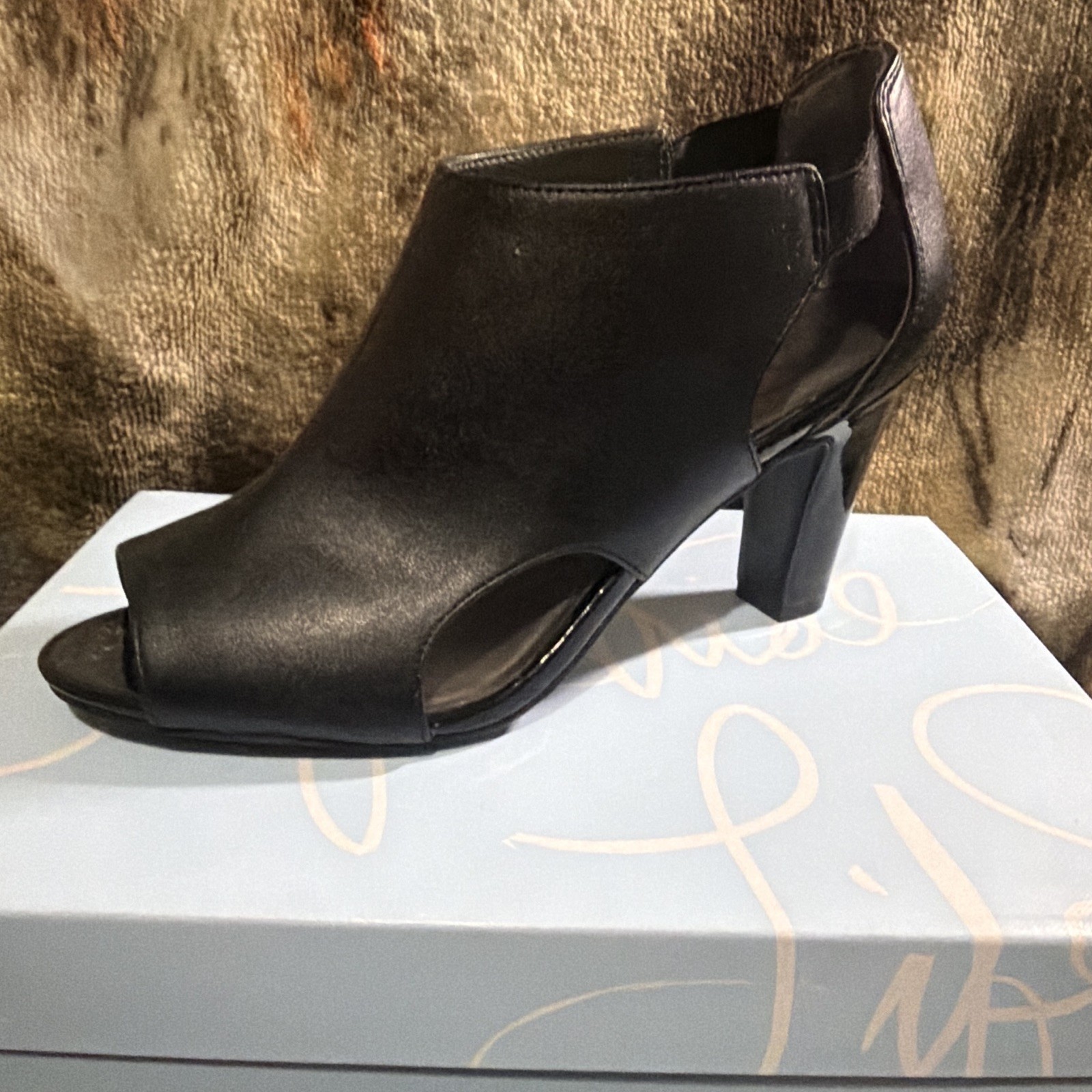 Women’s Black Leather Cut-Out Open Toe Slip-On Block Heel Booties 9
