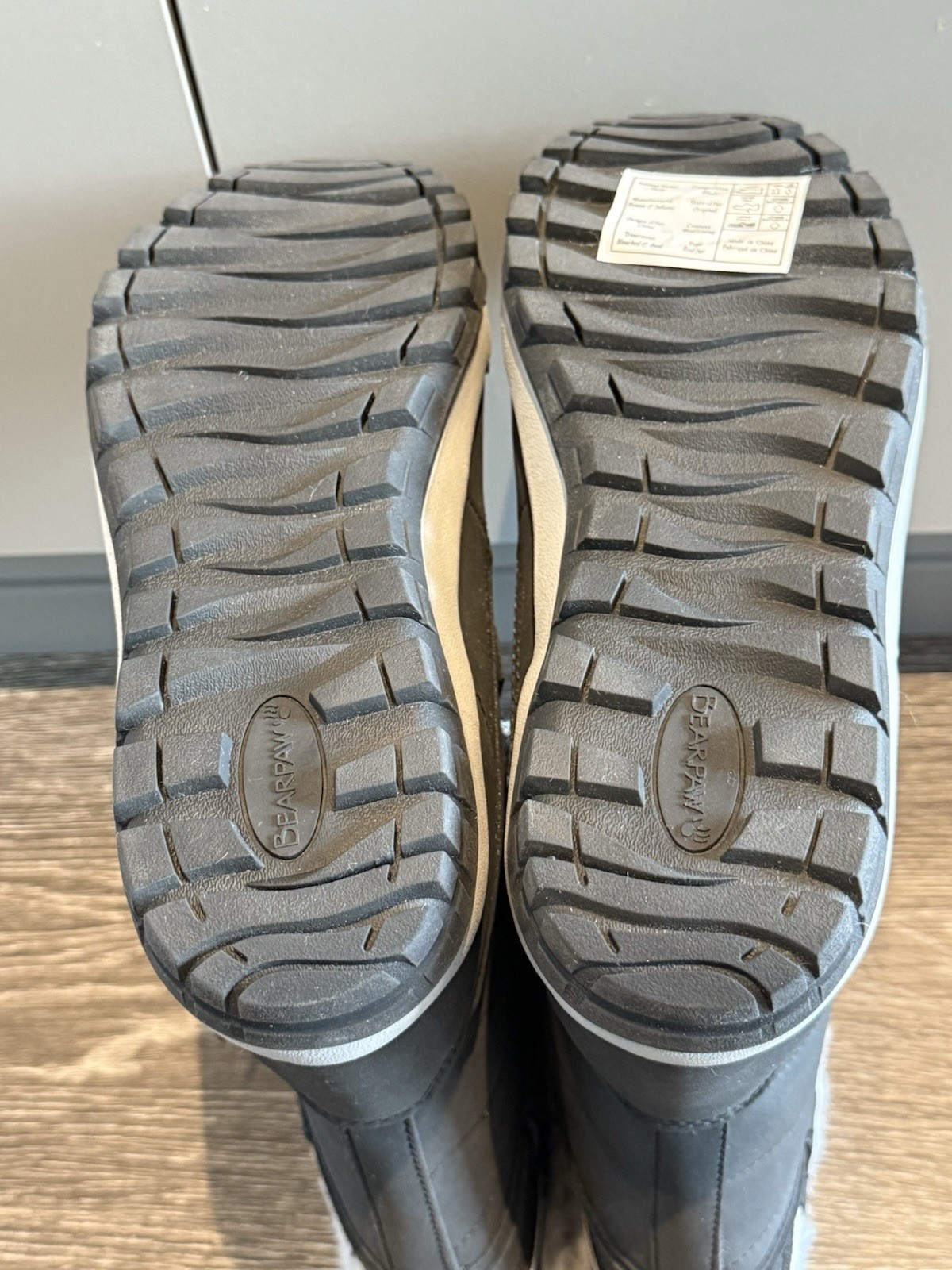 NEW Bearpaw Desdemona Leather / Synthetic Winter Boots Black Women Size 6/37