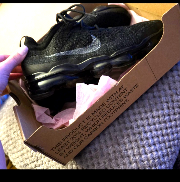 Size 8.5 women’s – Nike Air VaporMax 2023 Flyknit Black W