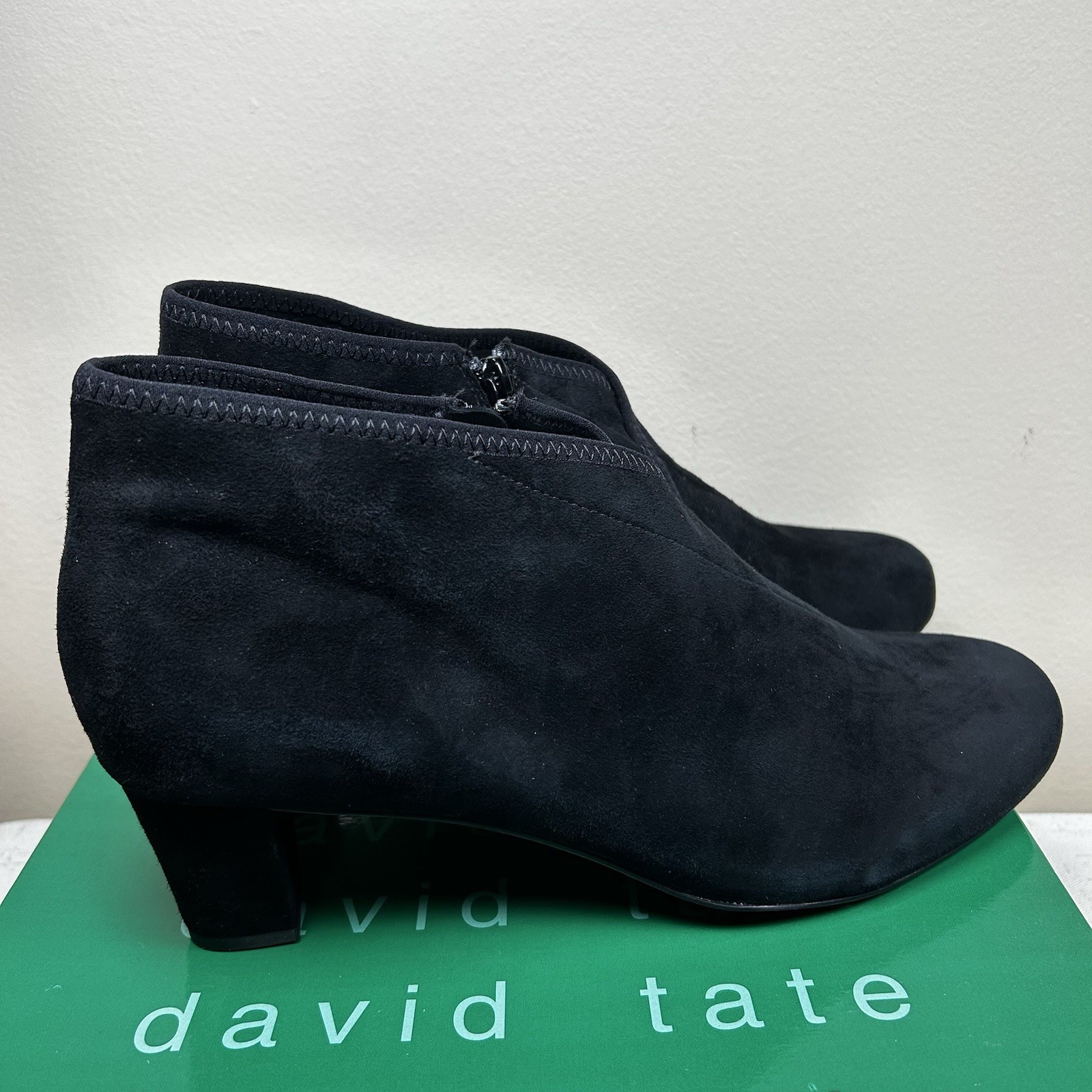 David Tate Women’s Suede Leather Black Booties Size 13 W Zipper 2” Heel EUC