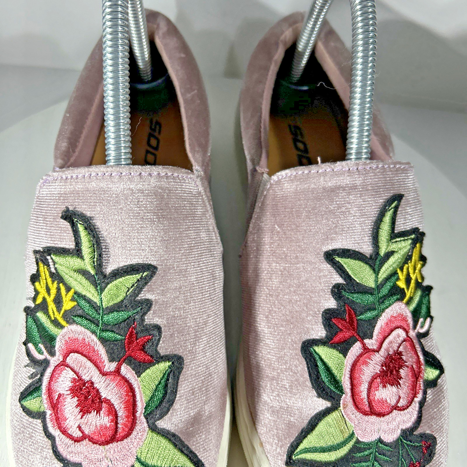 Soda Floral Rose Womens Casual Loafers Shoes Sneakers Size 7 Slip On Embroidery