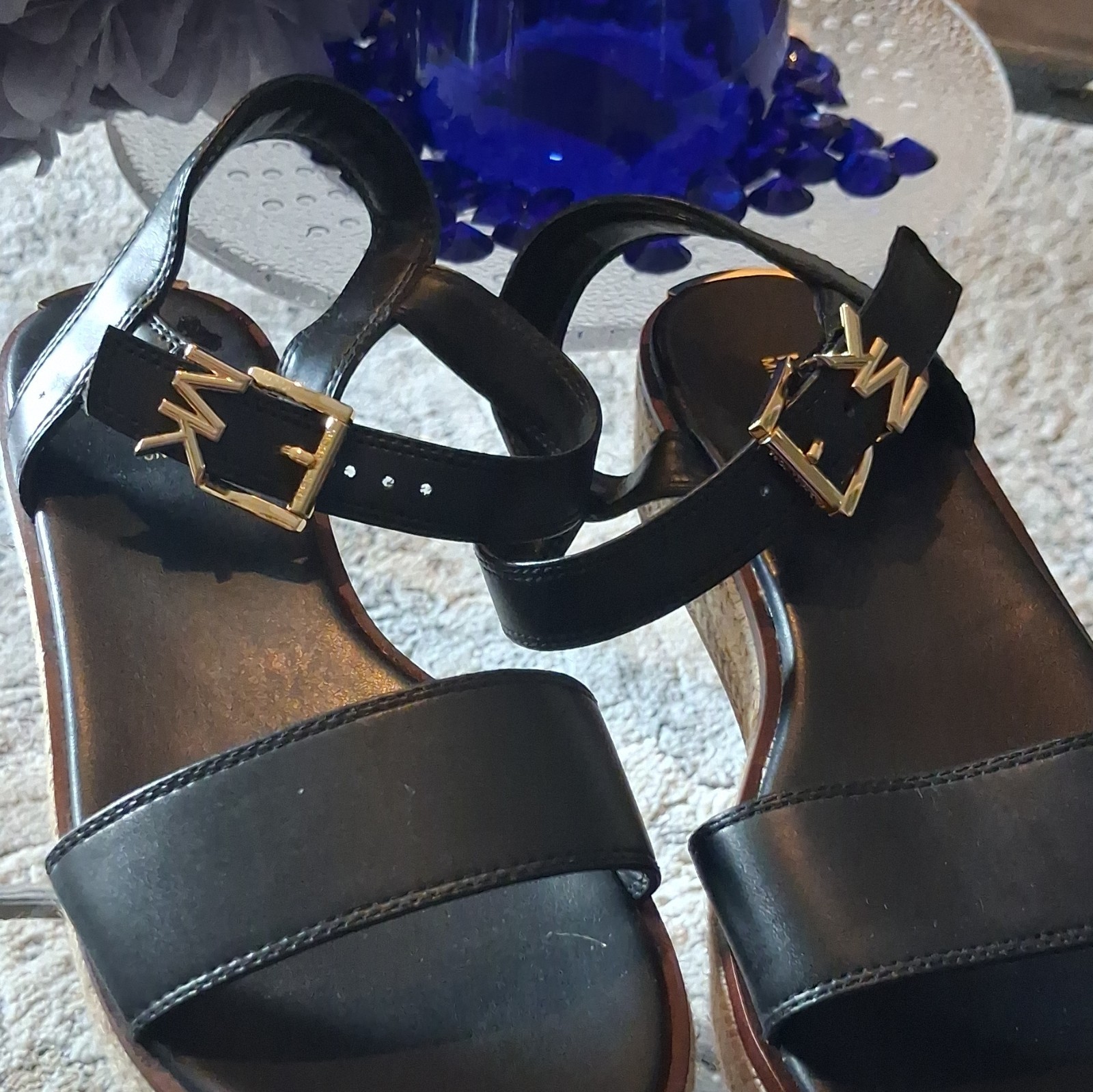 Michael Michael Kors Women’s Black Leather Wedge Sandals Logo Buckle 9