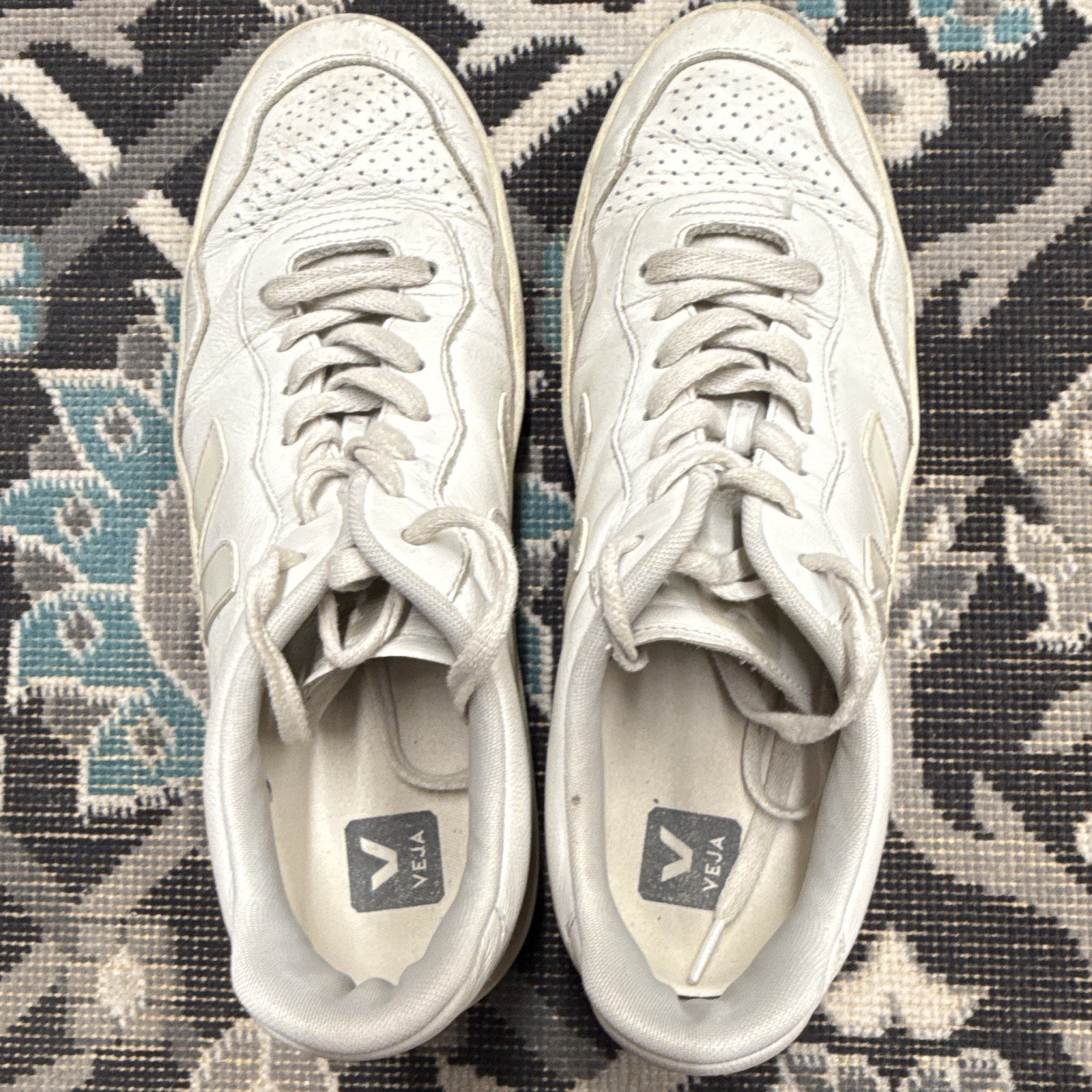 VEJA White Low Top Lace-Up womens Sneakers Casual Solid Logo Athletic