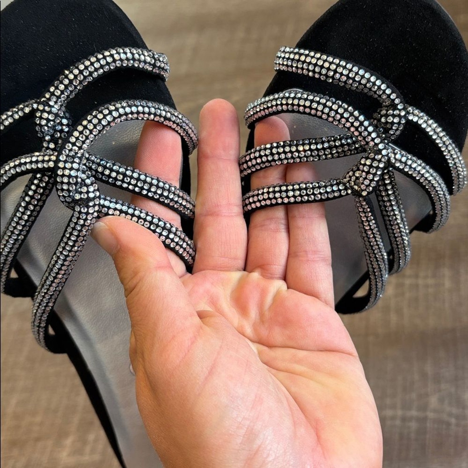 Unisa Tazz Rhinestone Sandals Women’s 7 Black Silver
