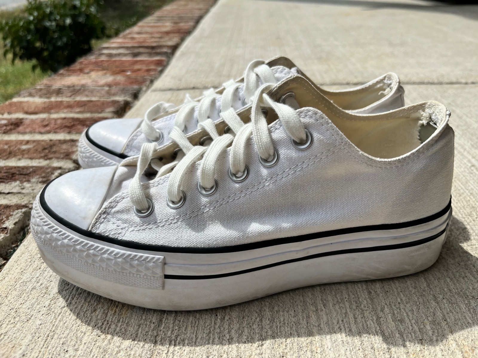 Taylor All Star Lift Platform Low White Black Women’s Size 7 *FAST SHIP*✈️
