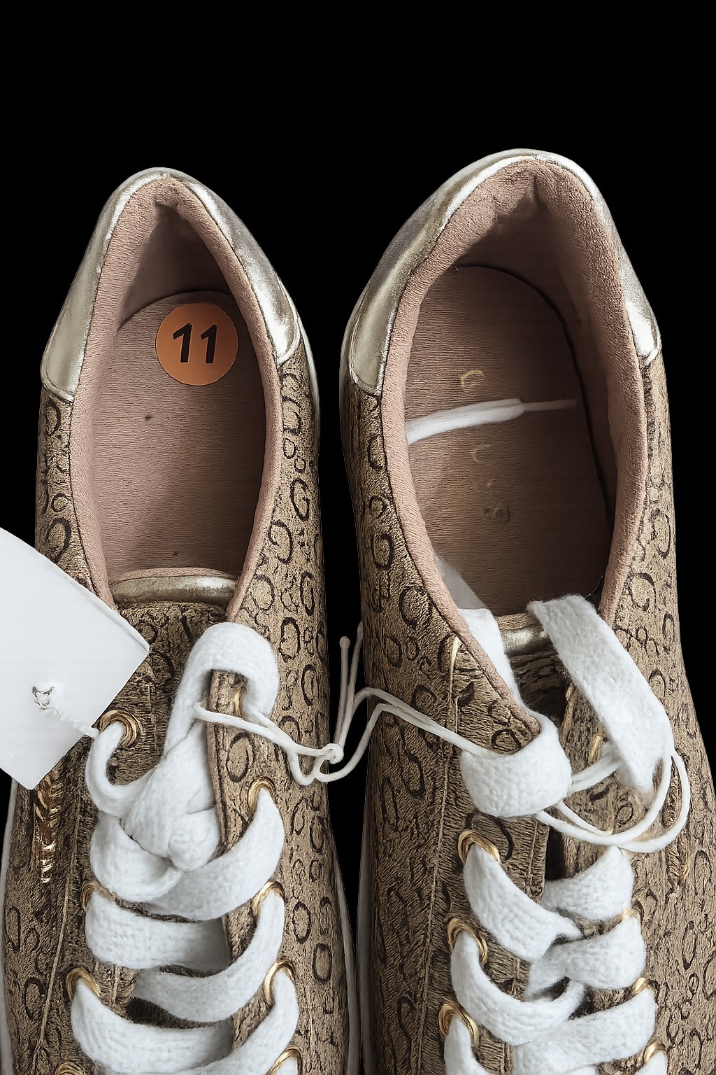 Women’s Guess Tennis Shoes Size 11
