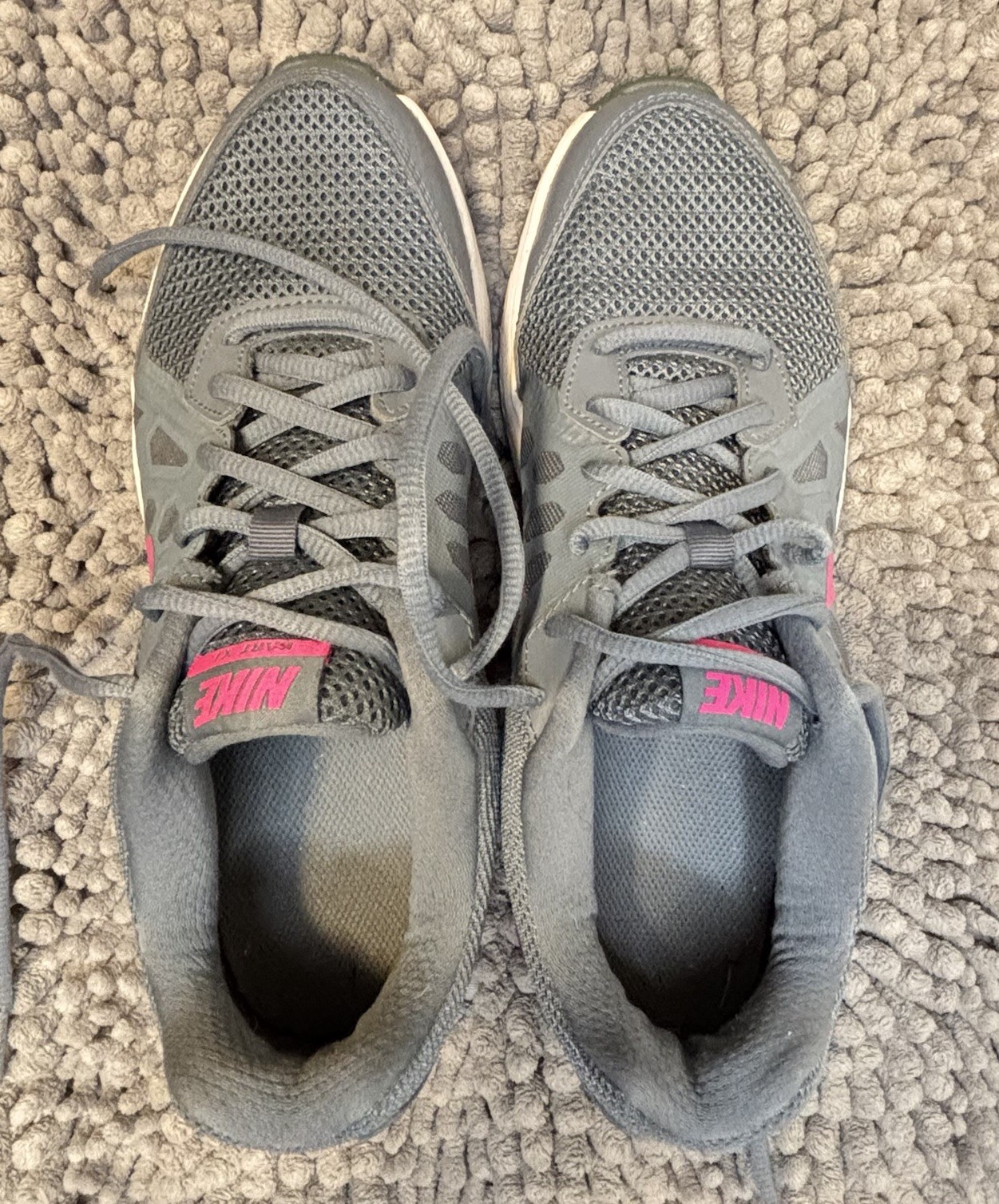 Nike Dart XI Women’s Running Shoes Size 8.5 M, Gray/White, Pink Logo