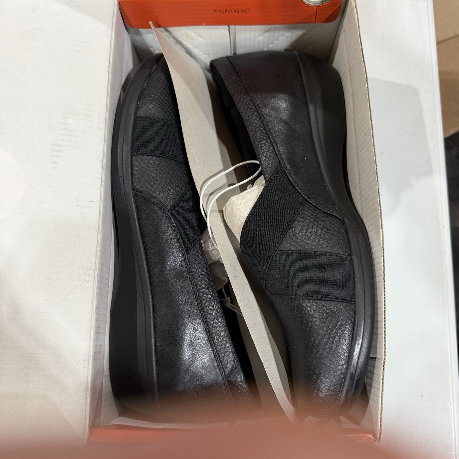 Yuu Darling Black Slip On Shoes Womens 11M Comfort Elastic Straps NIB JCP
