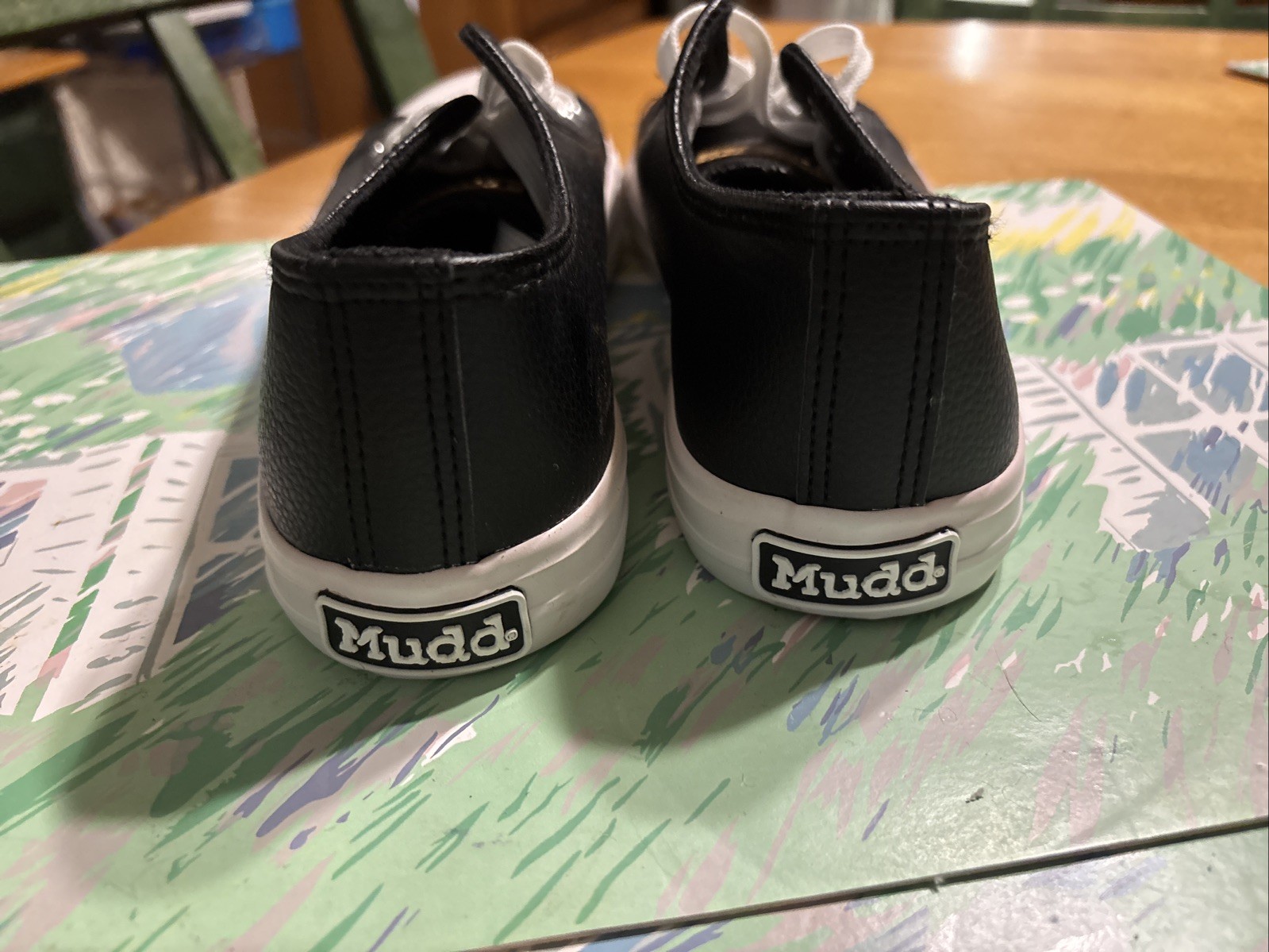 Women’s Mudd Sneakers B&W Faux Leather Lace Up 9.5 Brand New Never Worn