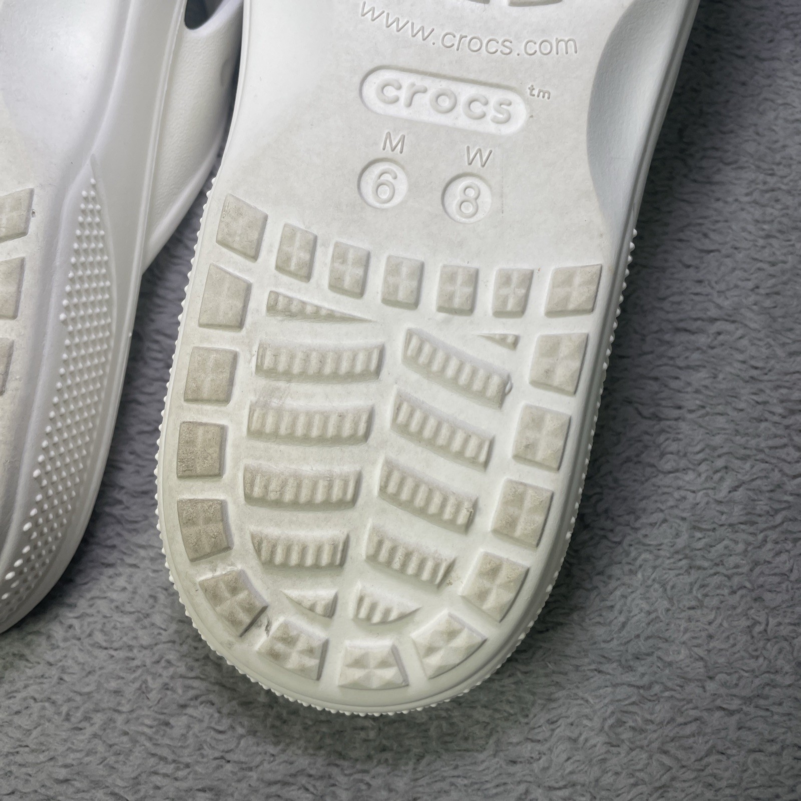 Crocs Baya II Flip Unisex Flip Flop sandal USA Mens 6 Womens 8, + jibbitz holes