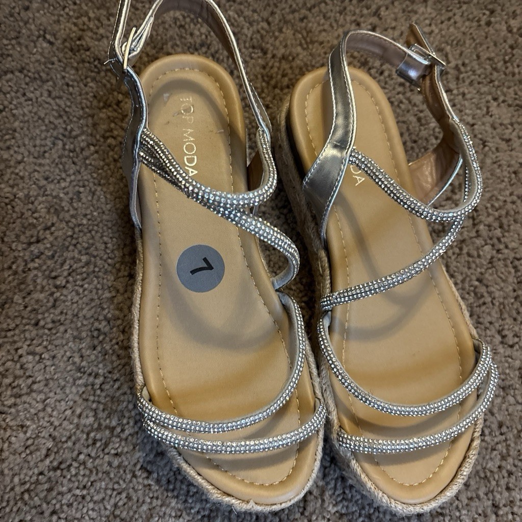 Top Moda Silver Rhinestone Strappy Wedge Sandals Women’s US 7 Buckle