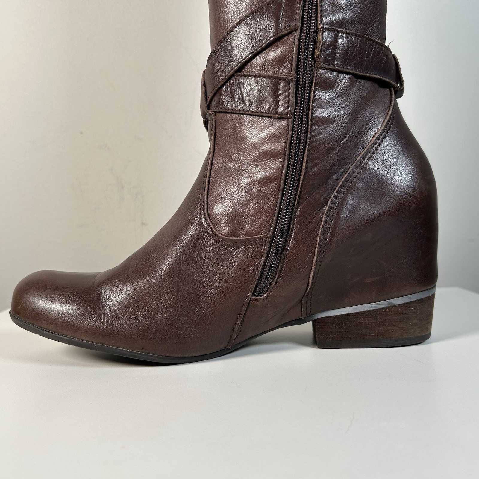 Miz Mooz Brown Brown Leather Moto Buckle Strap Hidden Wedge Boot Sz 8.5